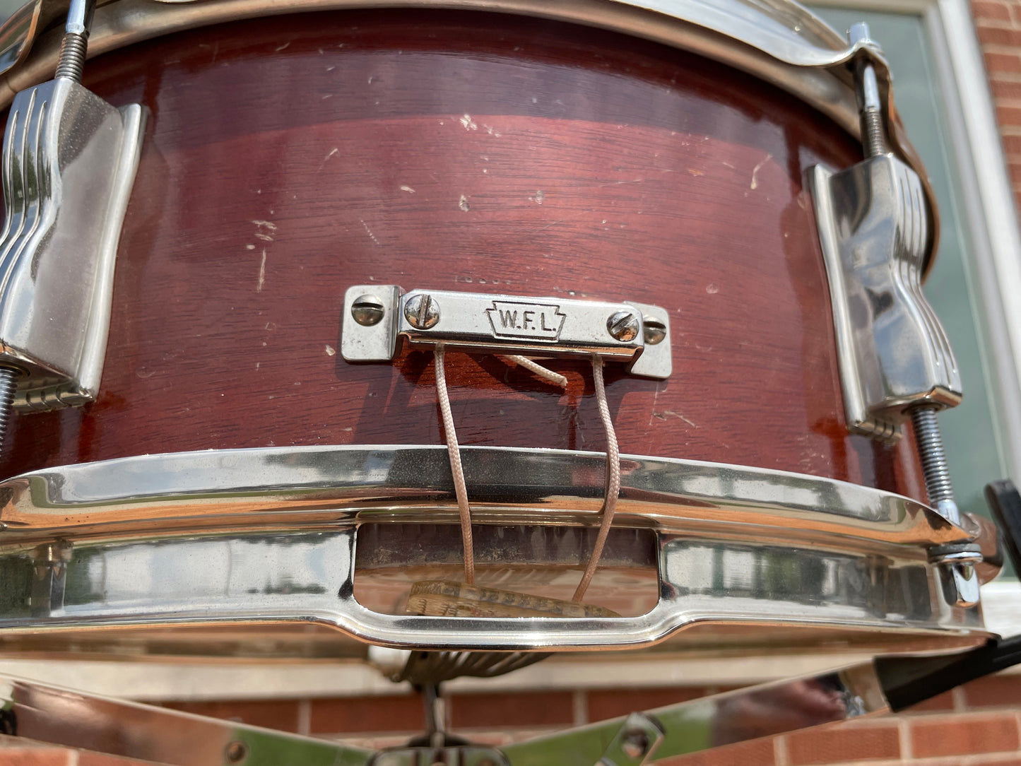1958-59 Ludwig 5.5x14 Pioneer Transition (Trans) Badge Snare Drum Mahogany