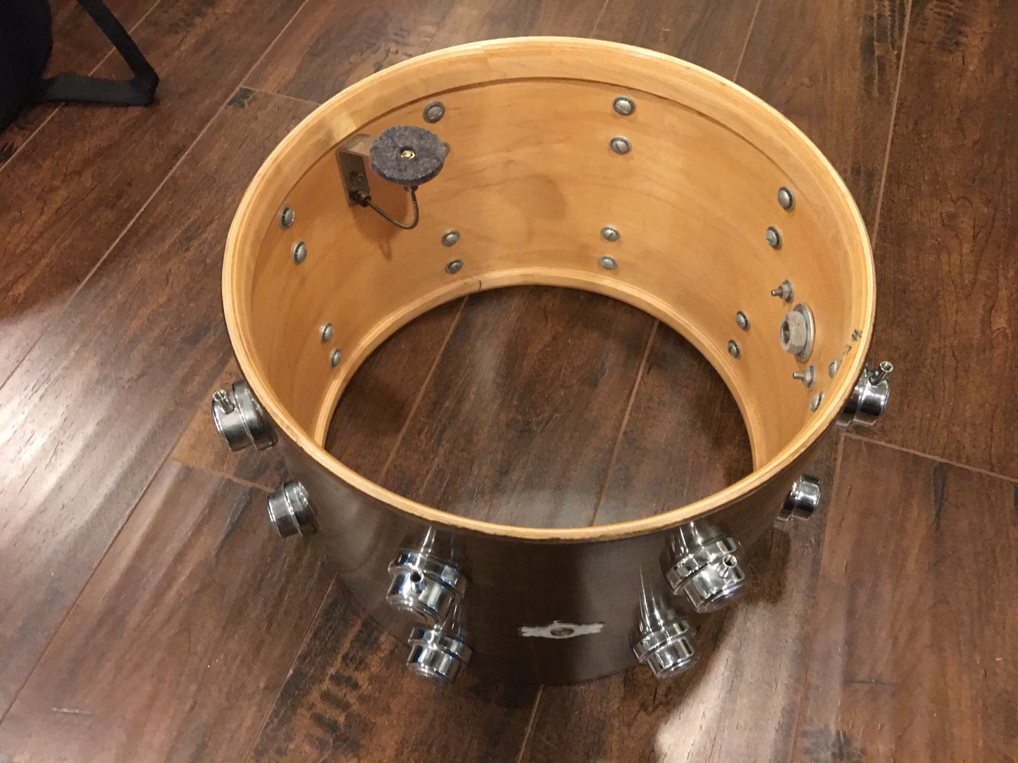 1970s Camco 10x14 Walnut L.A. Los Angeles Single Tom Drum