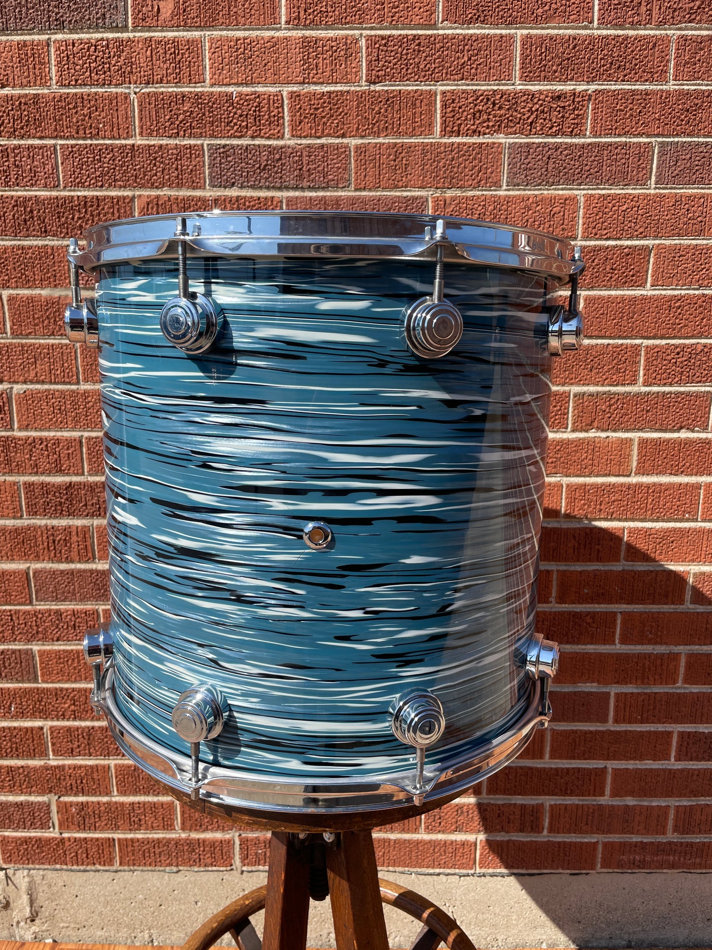 DW 16x16 Floor Tom Oyster Blue w/ Suspension Rim Mount Drum Workshop