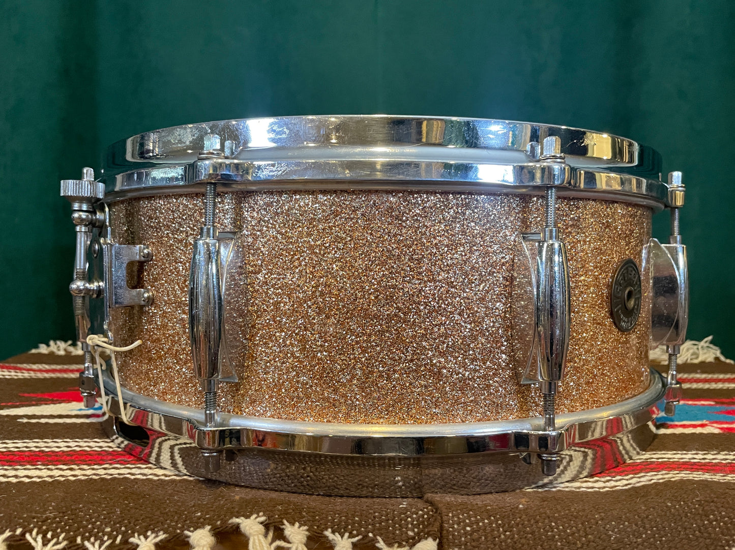 1962 Gretsch 5.5x14 No. 4157 Name Band Snare Drum Champagne Sparkle Round Badge