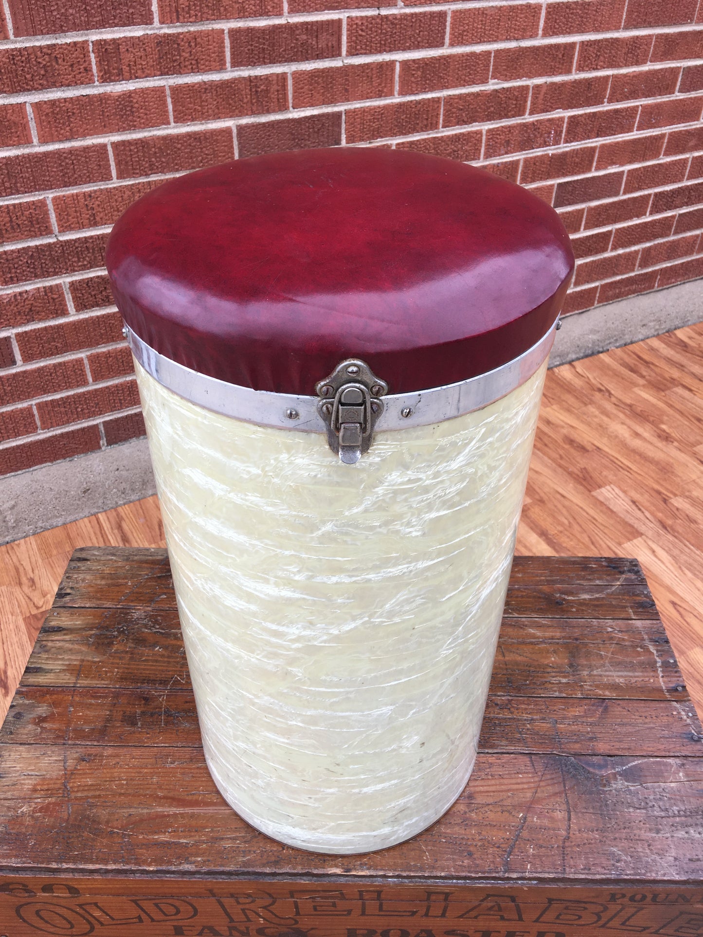 Rare 1950s/1960s Ludwig Canister Throne White Marine Pearl