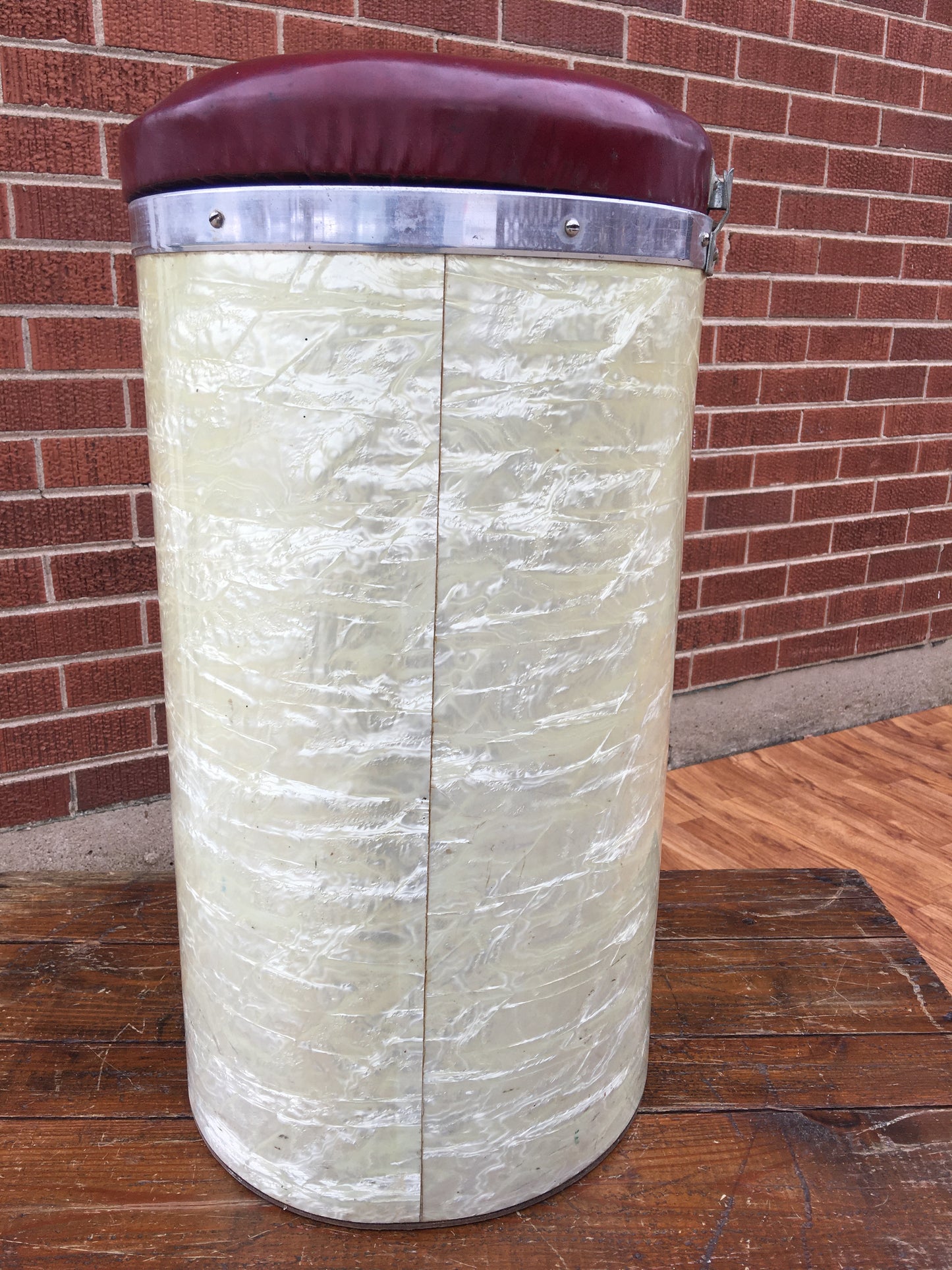Rare 1950s/1960s Ludwig Canister Throne White Marine Pearl