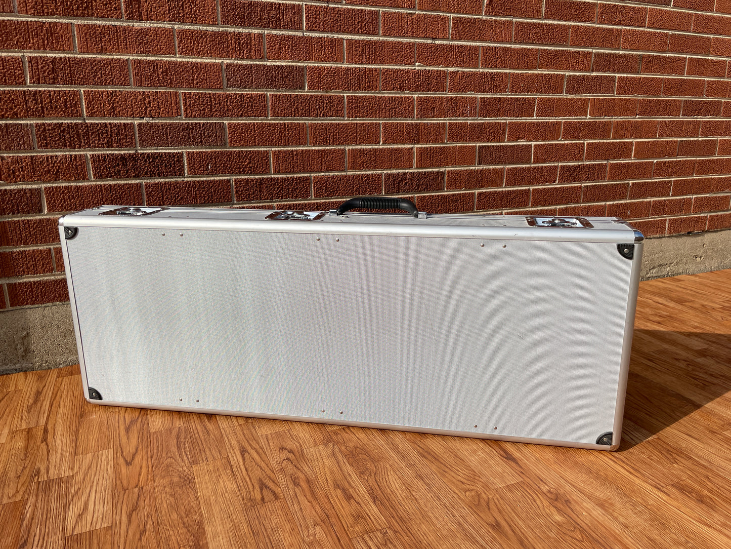1990s Washburn Electric Guitar Road / Flight / Tour Case Silver
