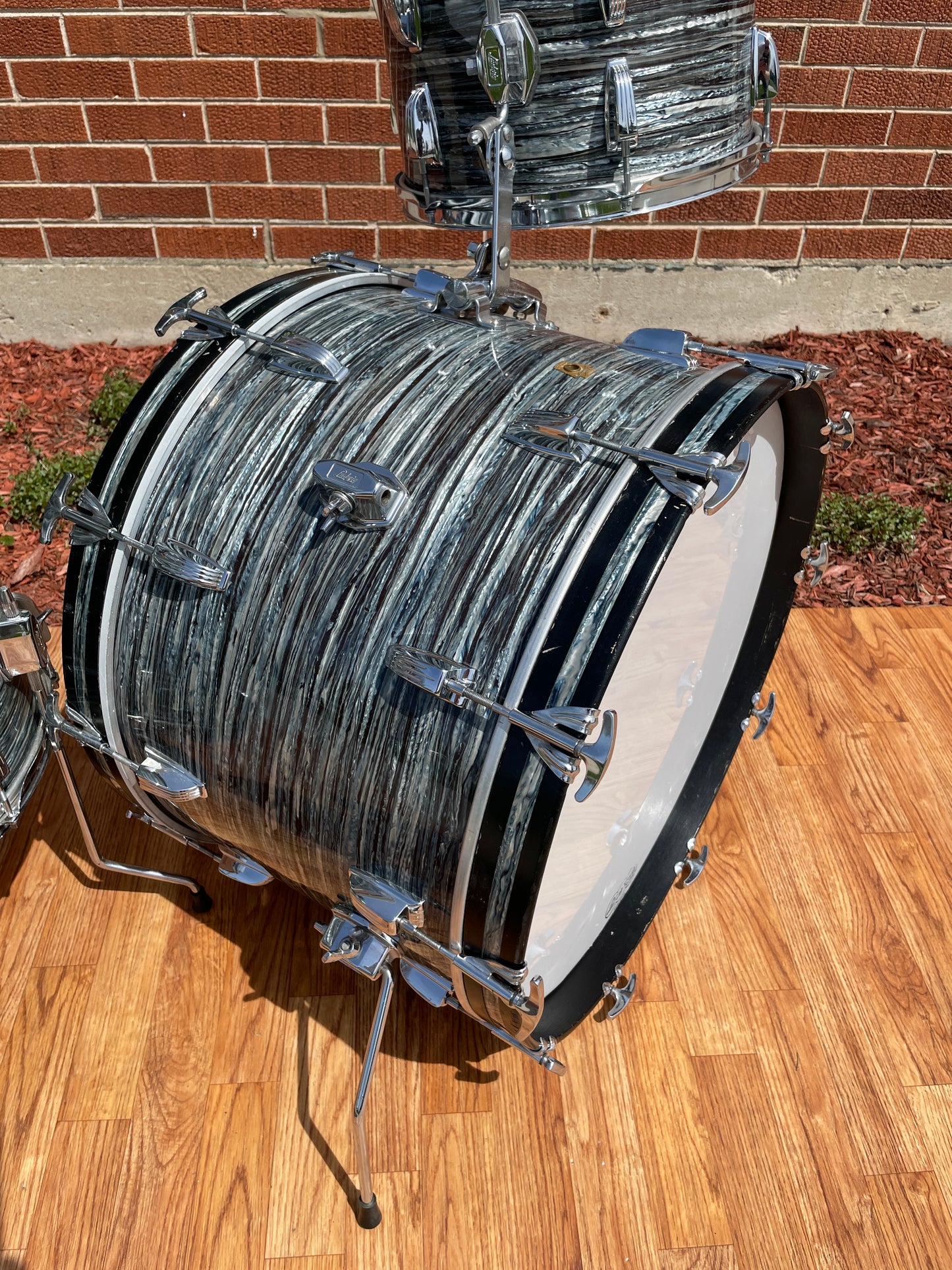 1968 Ludwig Super Classic Drum Set Oyster Blue Pearl 22/13/16