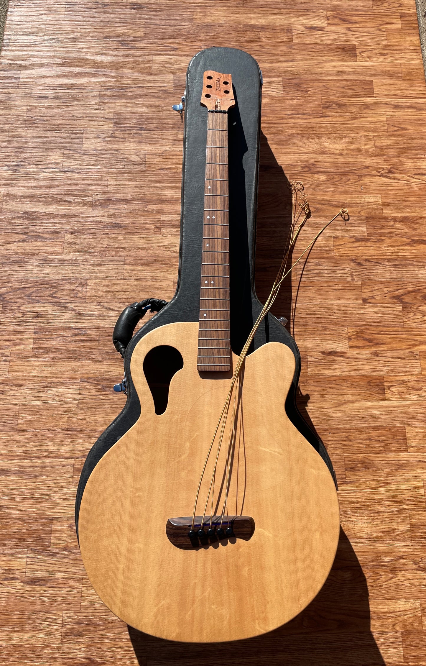 Tacoma Thunderchief 5-String Acoustic Bass Natural CB105C