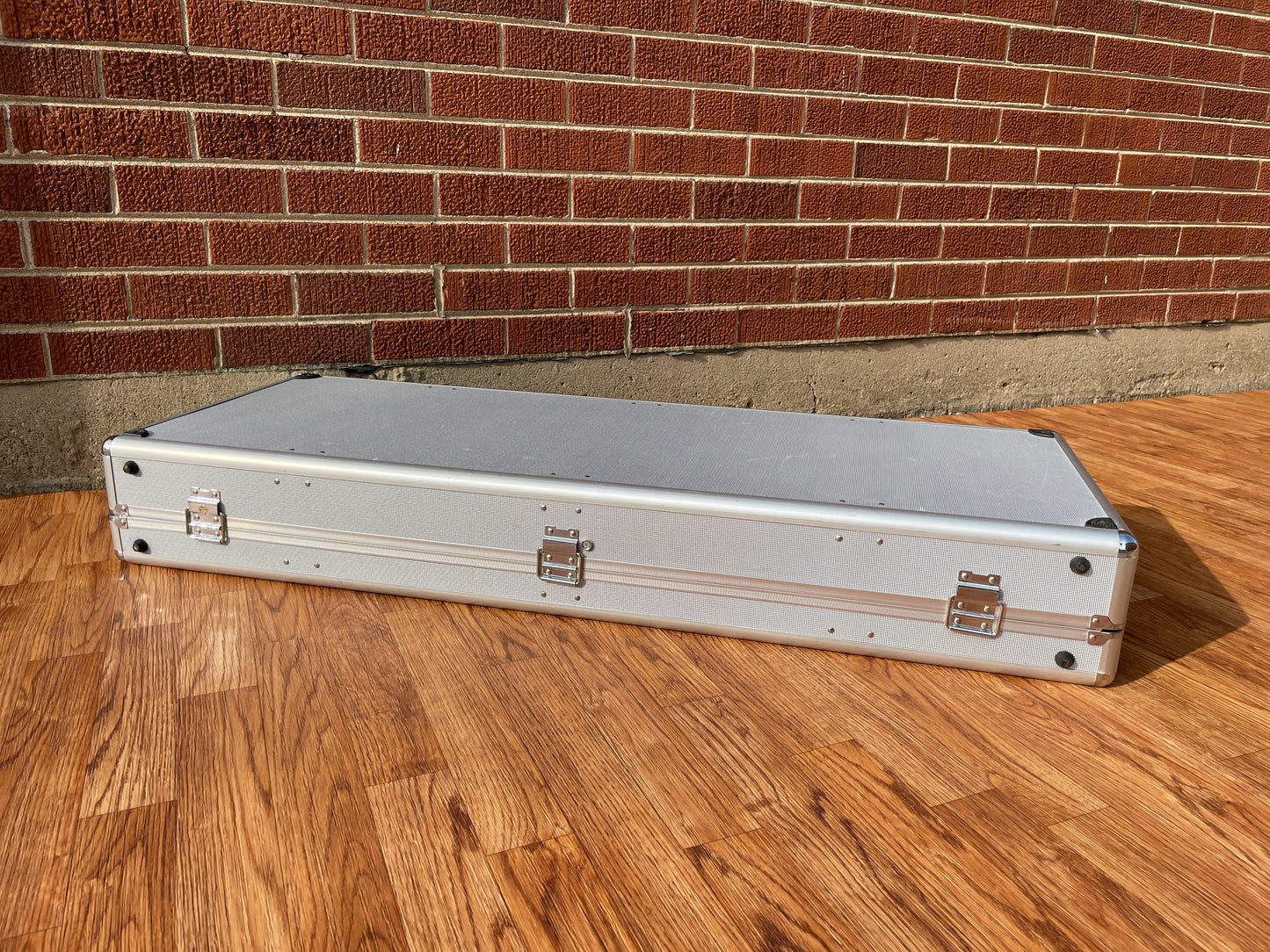 1990s Washburn Electric Guitar Road / Flight / Tour Case Silver