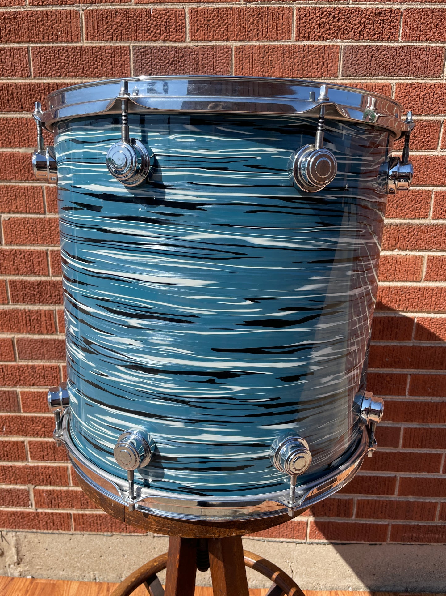 DW 16x16 Floor Tom Oyster Blue w/ Suspension Rim Mount Drum Workshop