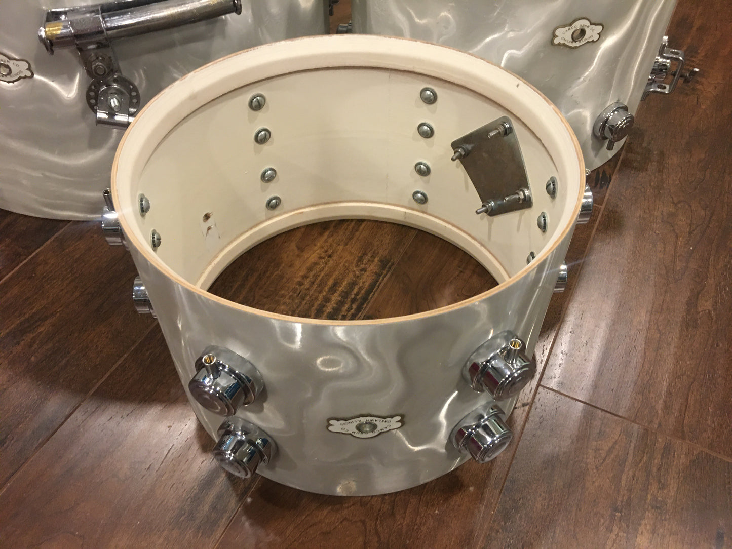 Early 1960s Camco 4 ply Oaklawn Drum Set 20/12/14 White Moire