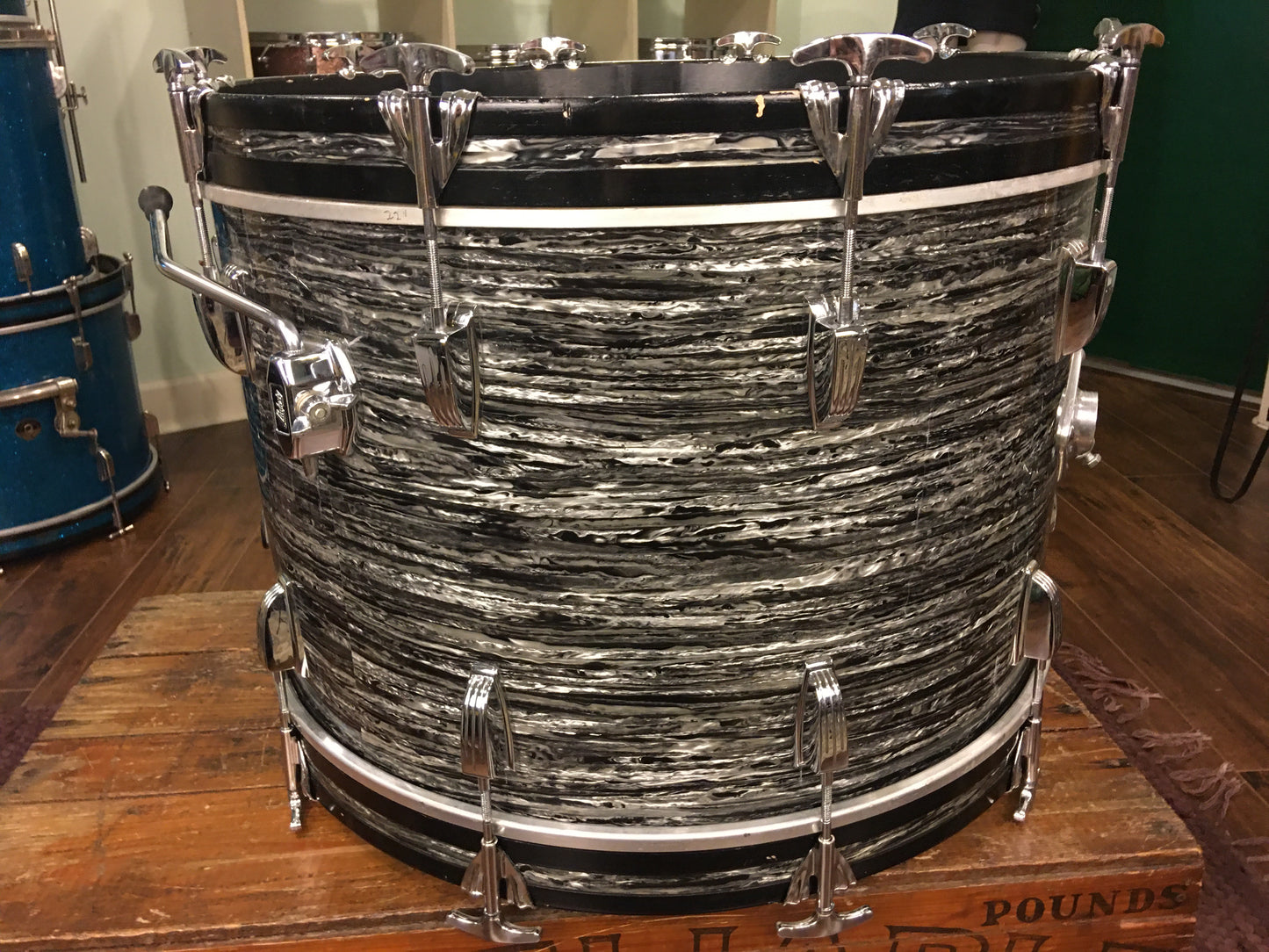 1967 Ludwig 14x22 Oyster Black Pearl Hollywood Bass Drum