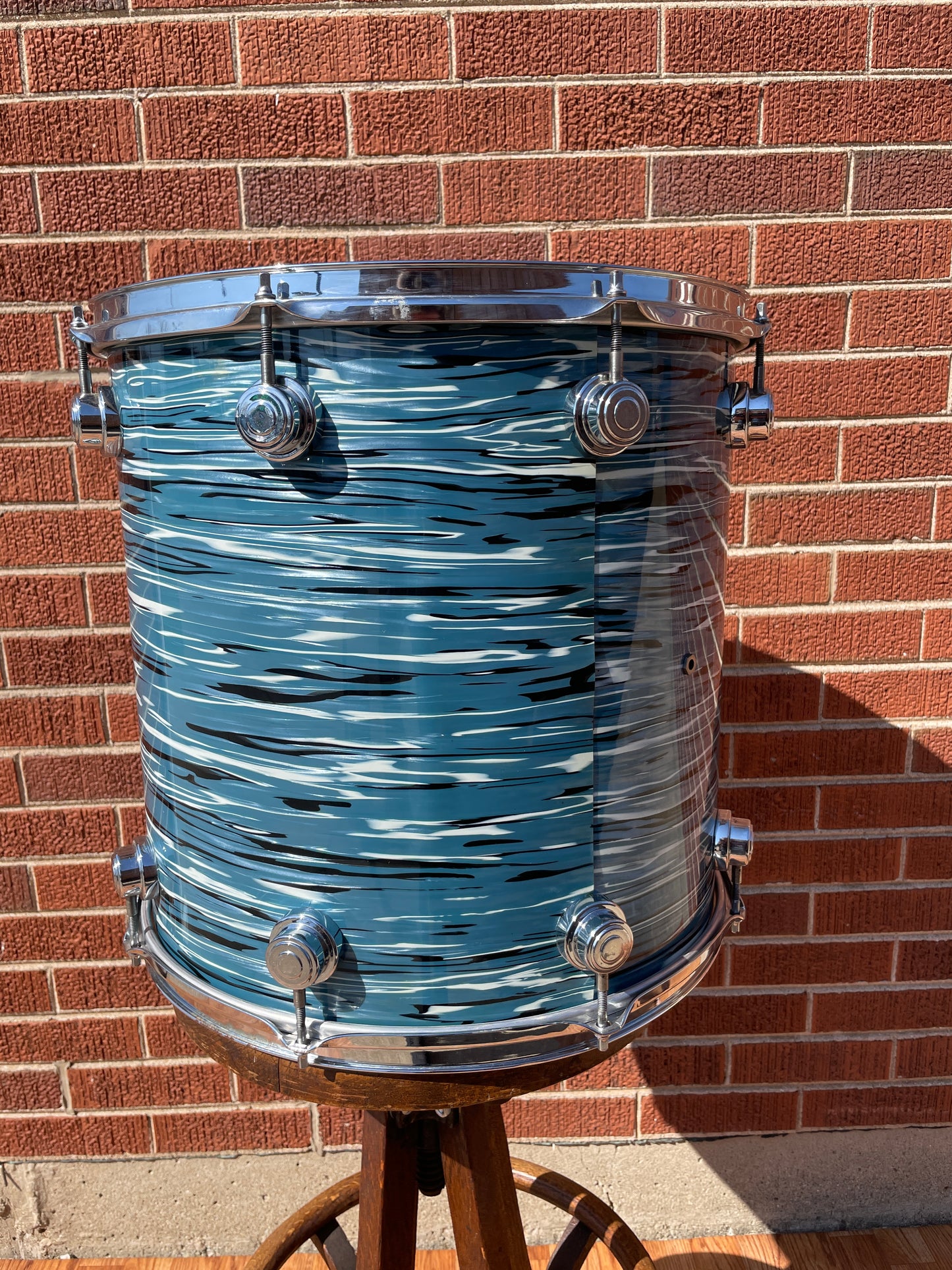 DW 16x16 Floor Tom Oyster Blue w/ Suspension Rim Mount Drum Workshop