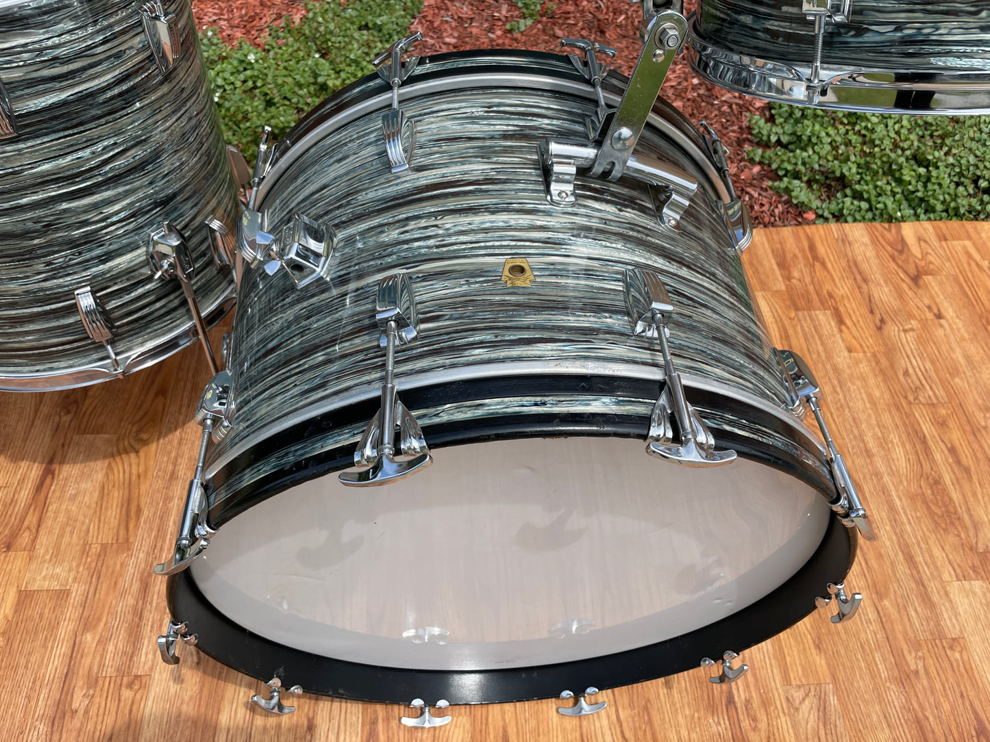 1968 Ludwig Super Classic Drum Set Oyster Blue Pearl 22/13/16