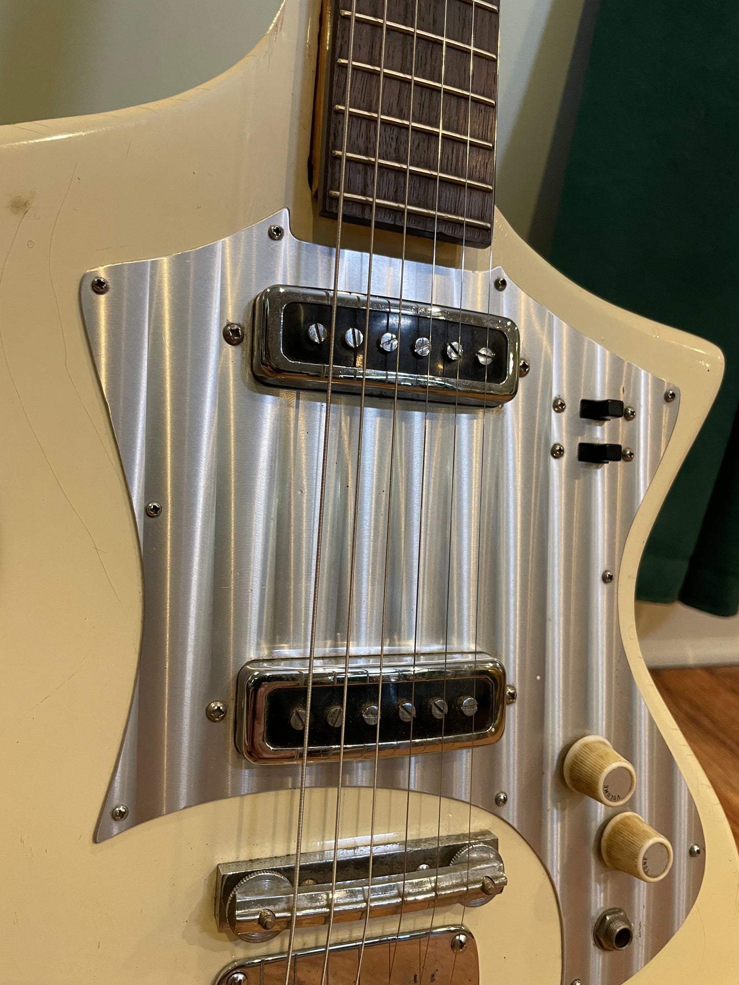 1960s Teisco Del Rey / Kingston 2pu Short Scale Electric Guitar White