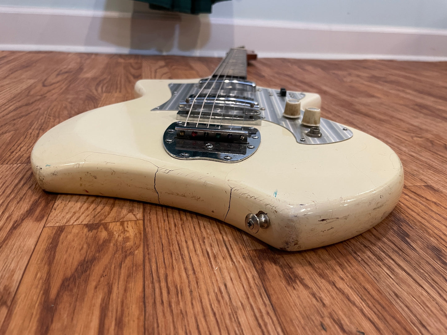 1960s Teisco Del Rey / Kingston 2pu Short Scale Electric Guitar White