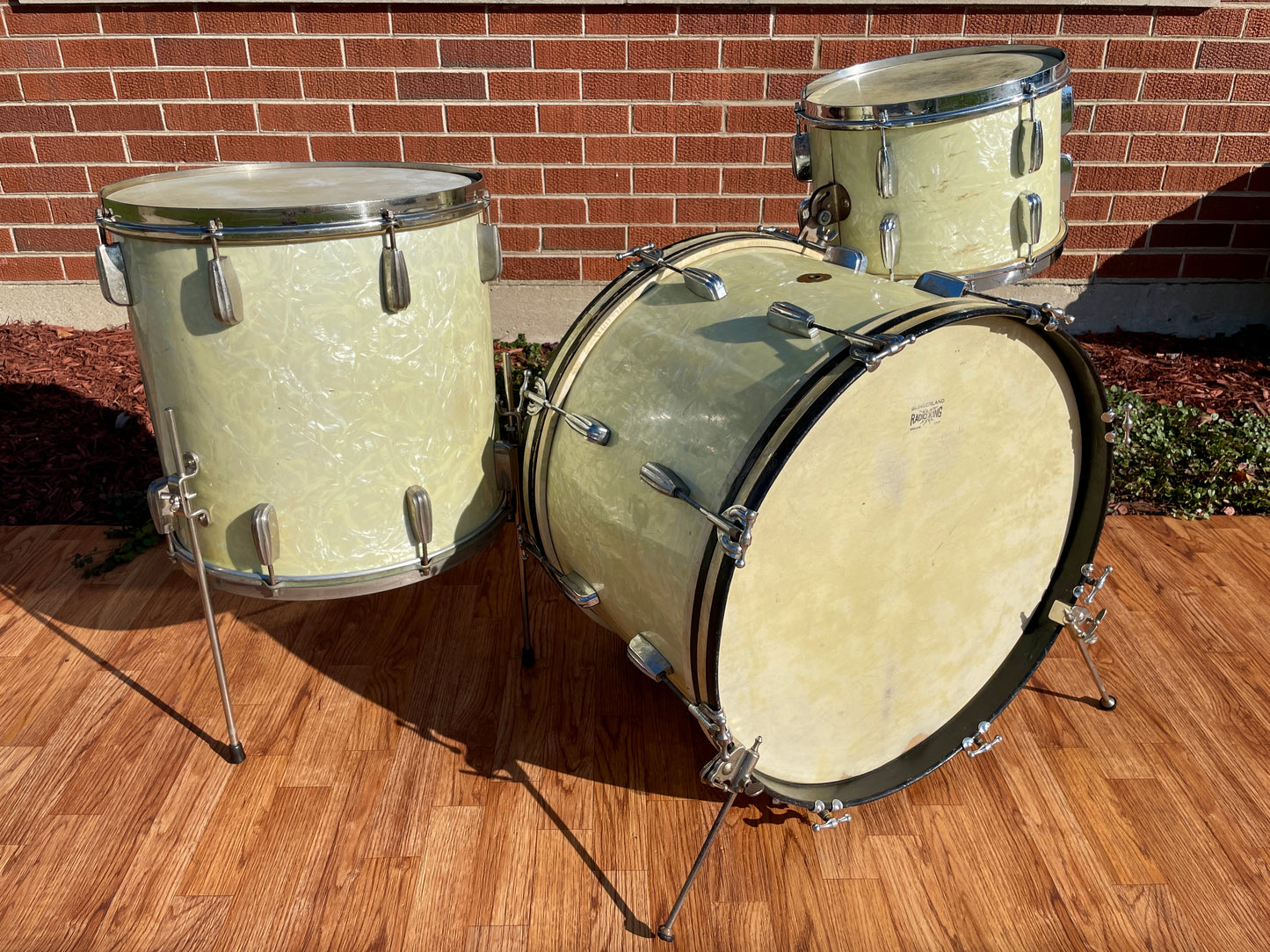 Vintage 1940s Slingerland Radio King Drum Set White Marine Pearl Cloud Badge *Video Demo*
