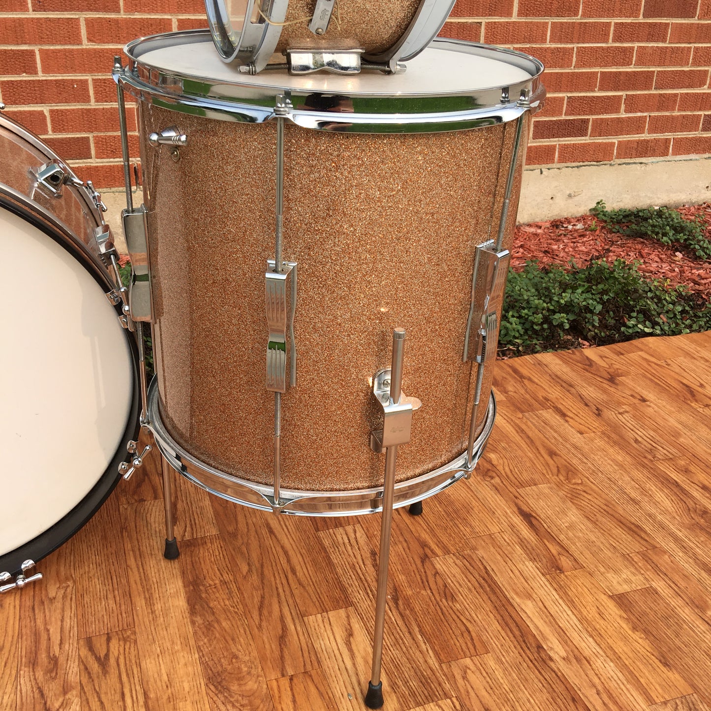 1967 Ludwig Club Date Drum Set W/ Matching Snare - Champagne Sparkle