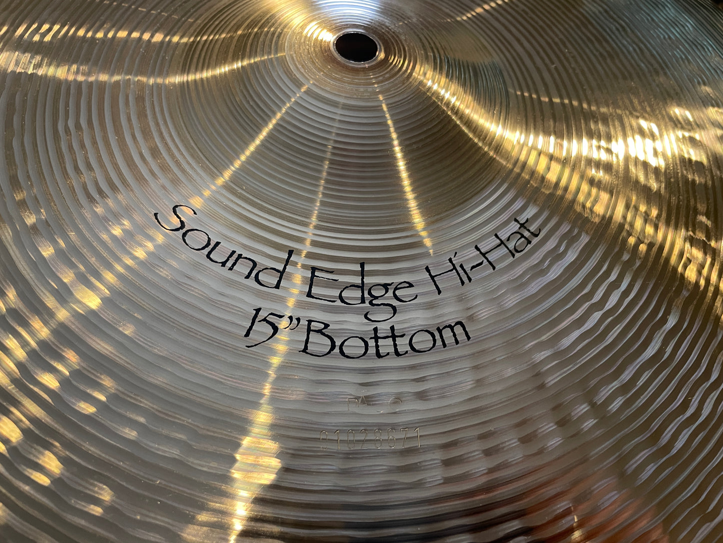 15" Paiste Signature Sound Edge Hi-Hat Cymbal Pair 1272g/1356g