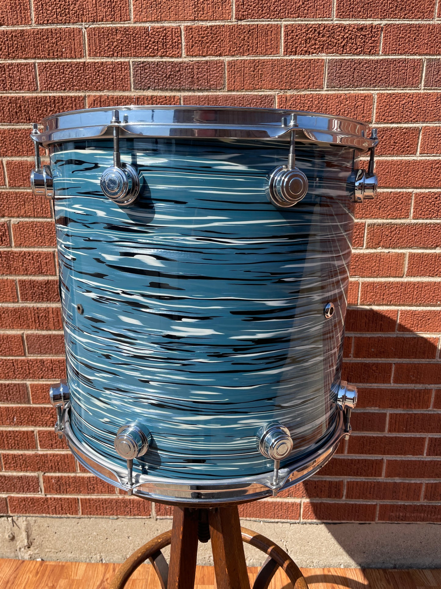 DW 16x16 Floor Tom Oyster Blue w/ Suspension Rim Mount Drum Workshop