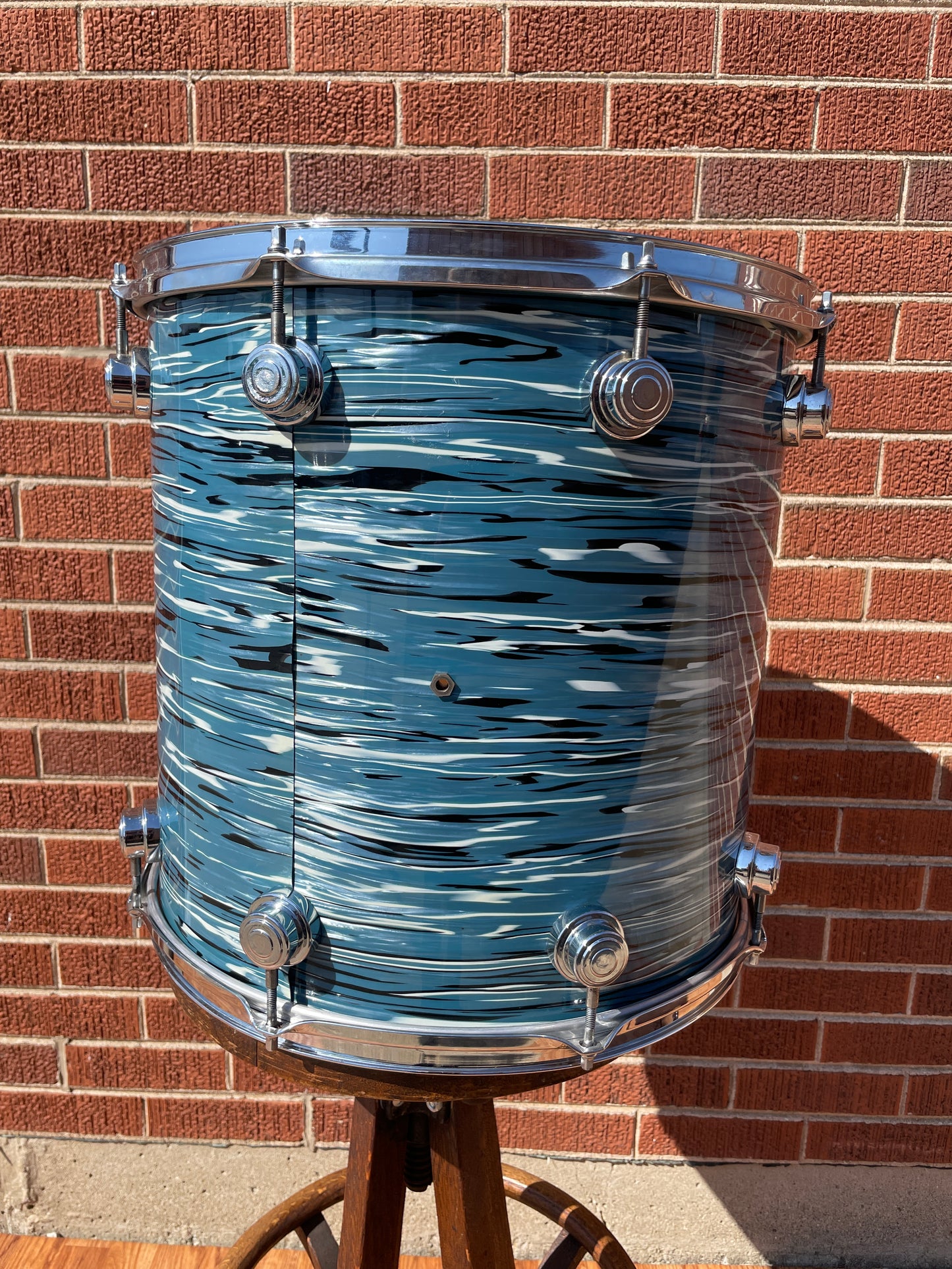 DW 16x16 Floor Tom Oyster Blue w/ Suspension Rim Mount Drum Workshop