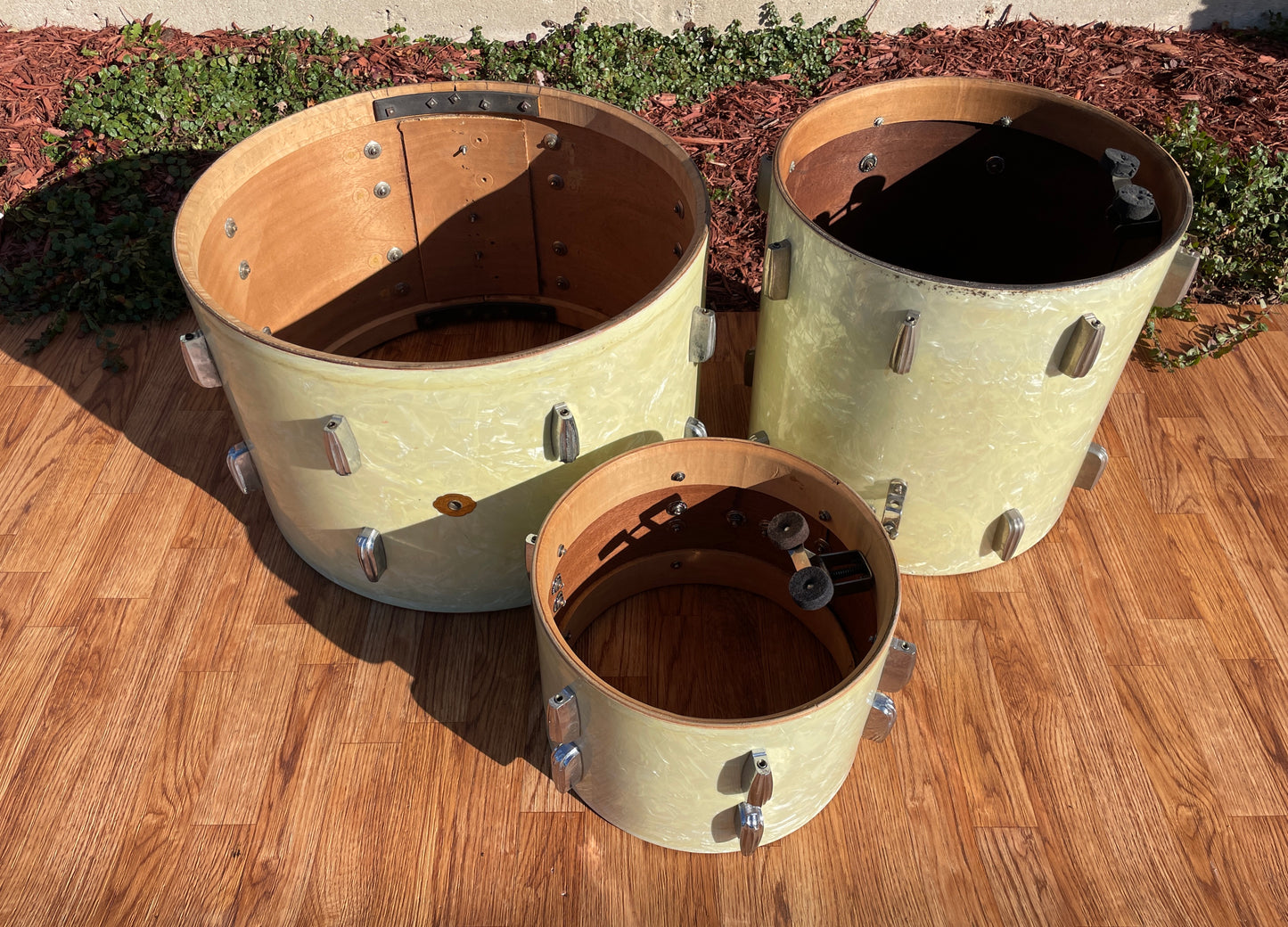 Vintage 1940s Slingerland Radio King Drum Set White Marine Pearl Cloud Badge *Video Demo*