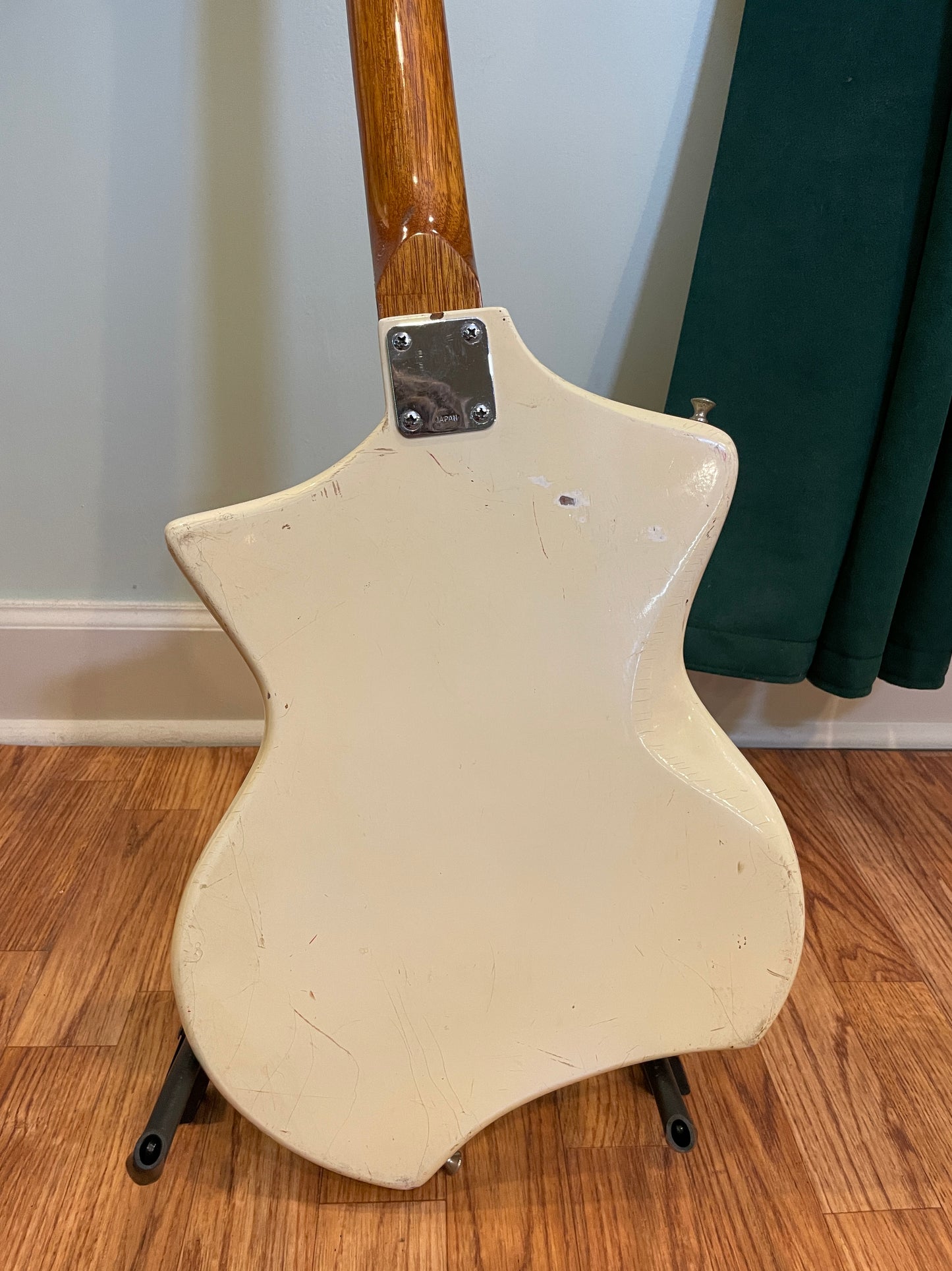 1960s Teisco Del Rey / Kingston 2pu Short Scale Electric Guitar White