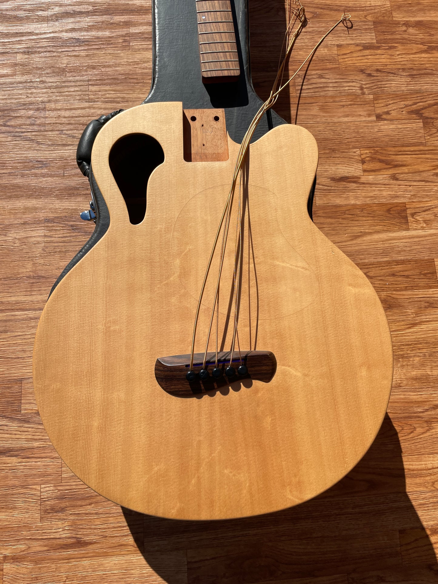 Tacoma Thunderchief 5-String Acoustic Bass Natural CB105C