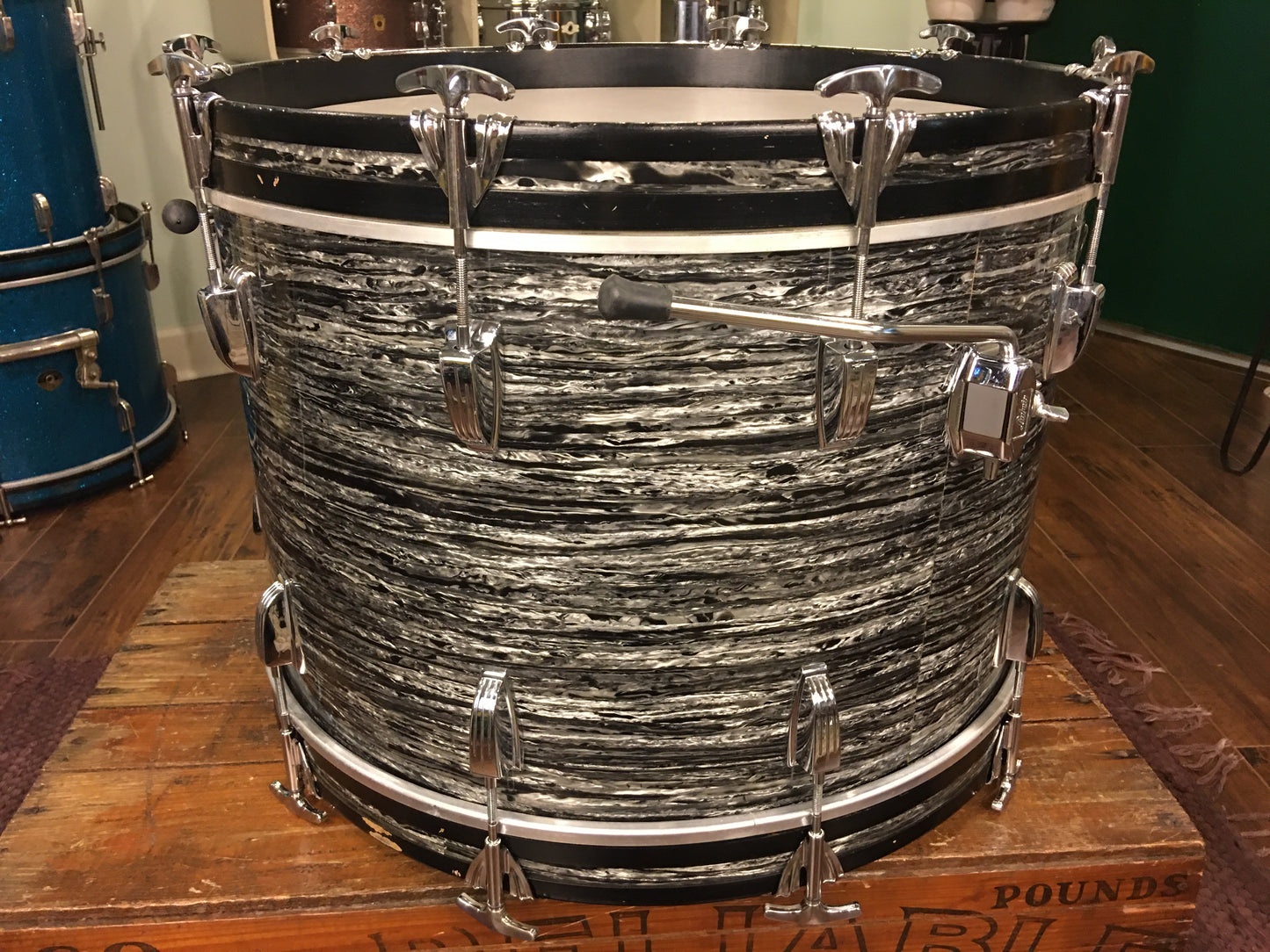 1967 Ludwig 14x22 Oyster Black Pearl Hollywood Bass Drum
