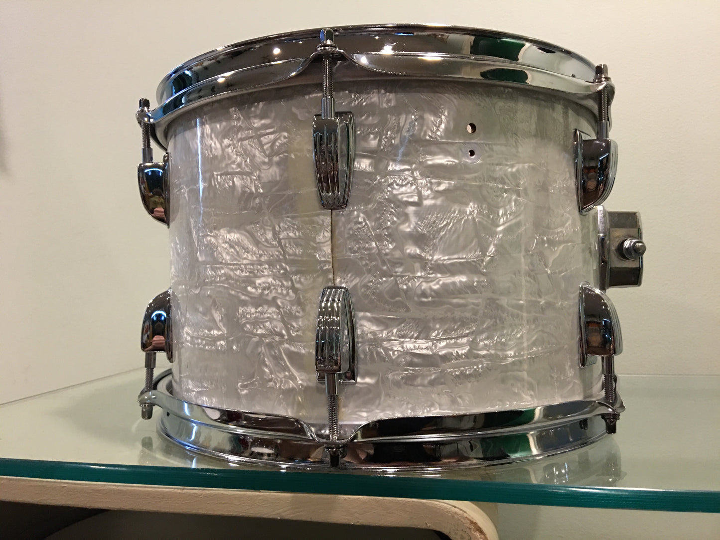 1970s Ludwig 8x12 Down Beat Tom Drum White Marine Pearl 3Ply