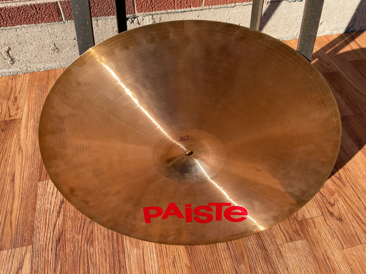 1985 18" Paiste 2002 Medium Crash Cymbal 1532g