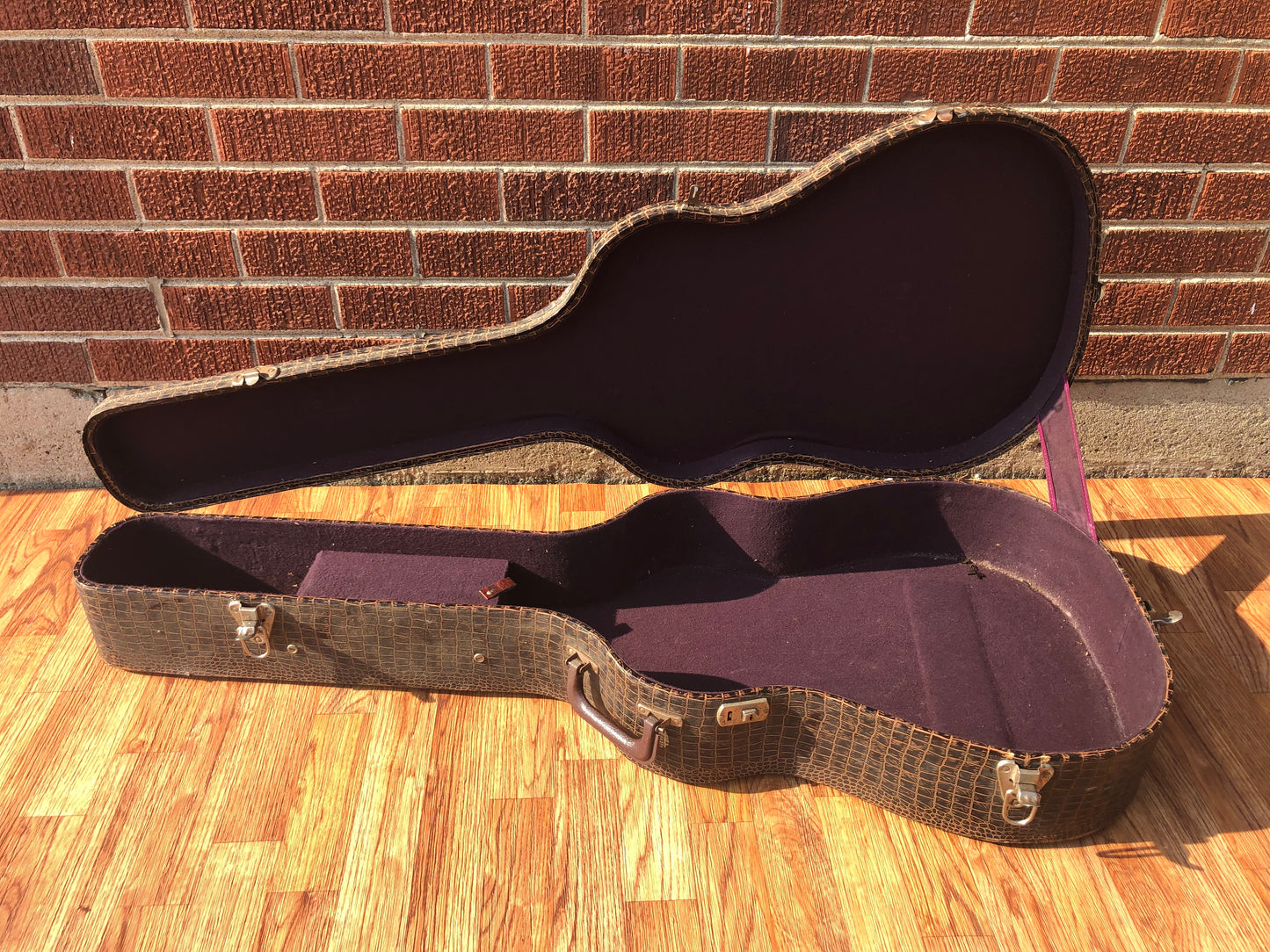Vintage Ess & Ess Brown Faux Alligator Acoustic Flattop Hardshell Case