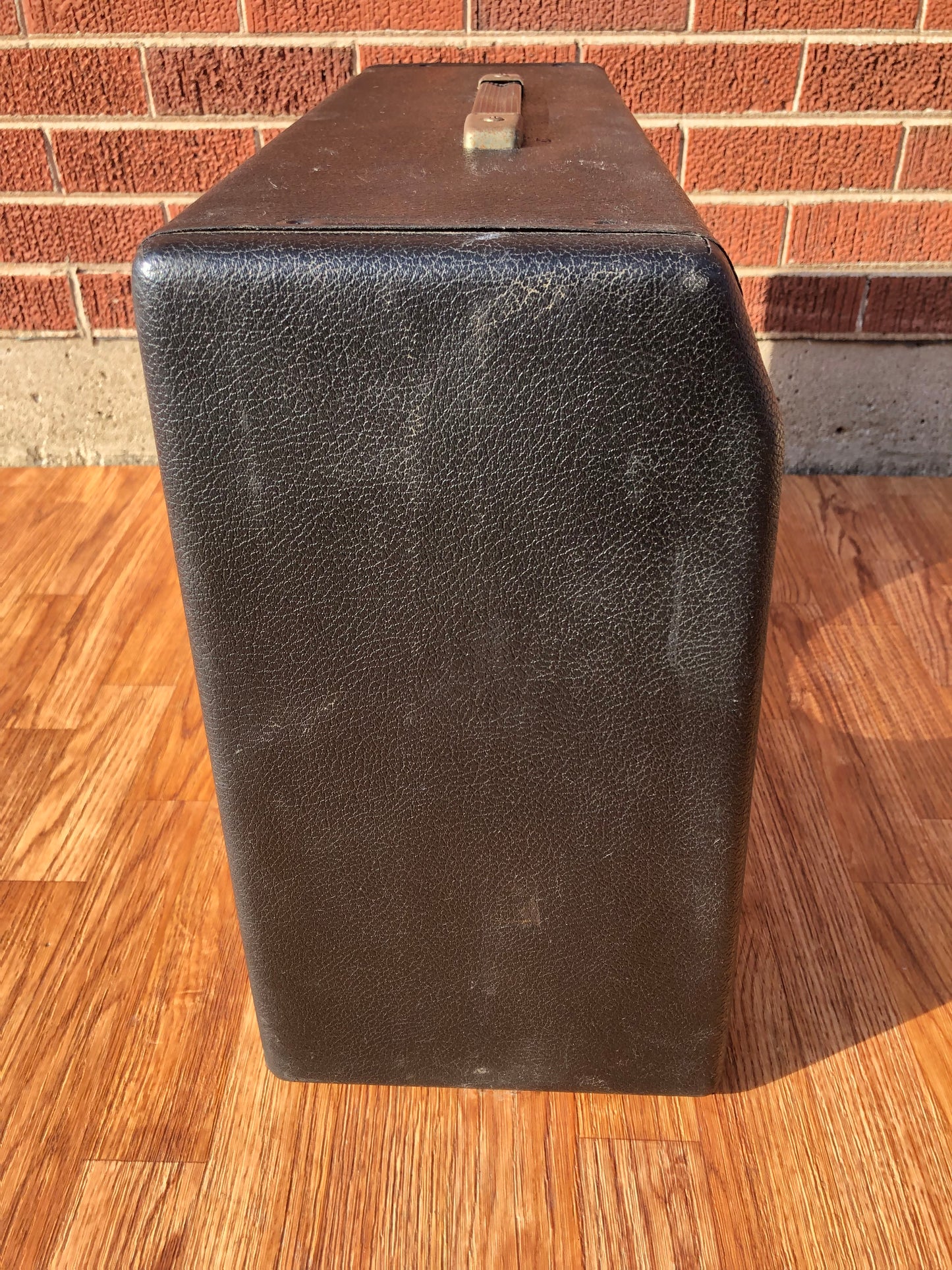 1960s Vintage Fender Deluxe Reverb Combo Amplifier Cabinet Amp Shell AB763