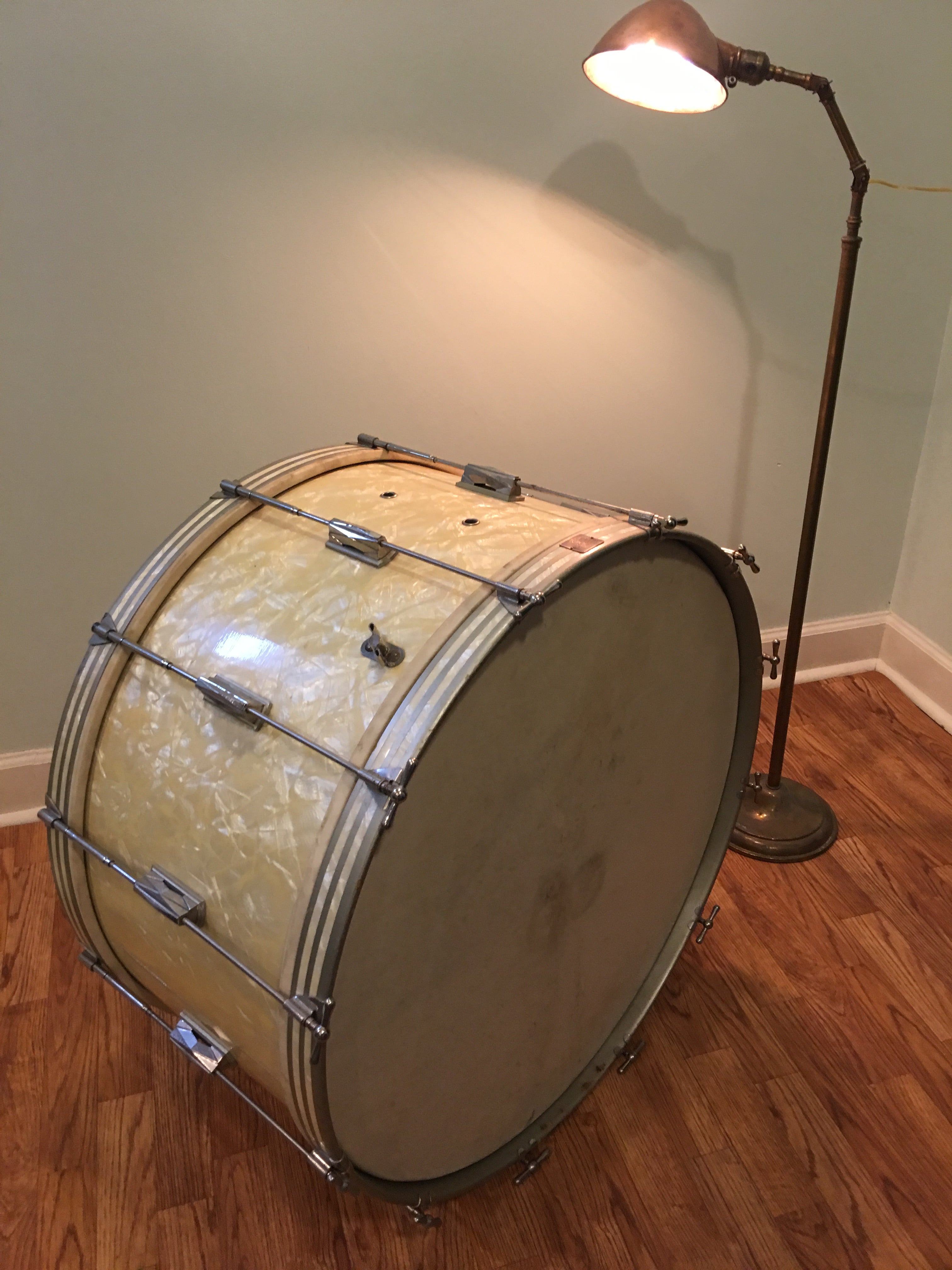 Antique outlet bass drum