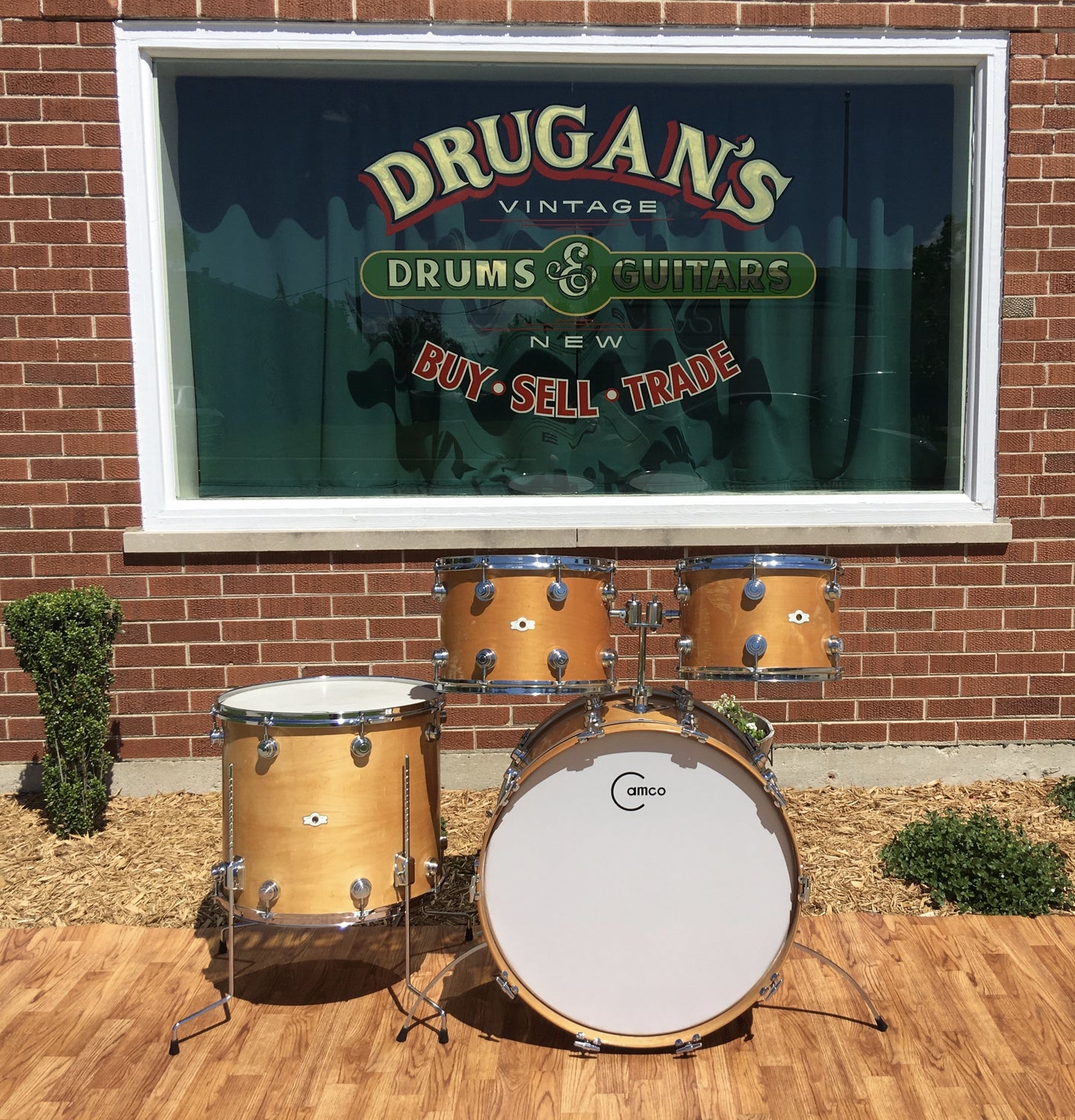 Camco Los Angeles 24/13/14/18 Natural Maple Drum Set