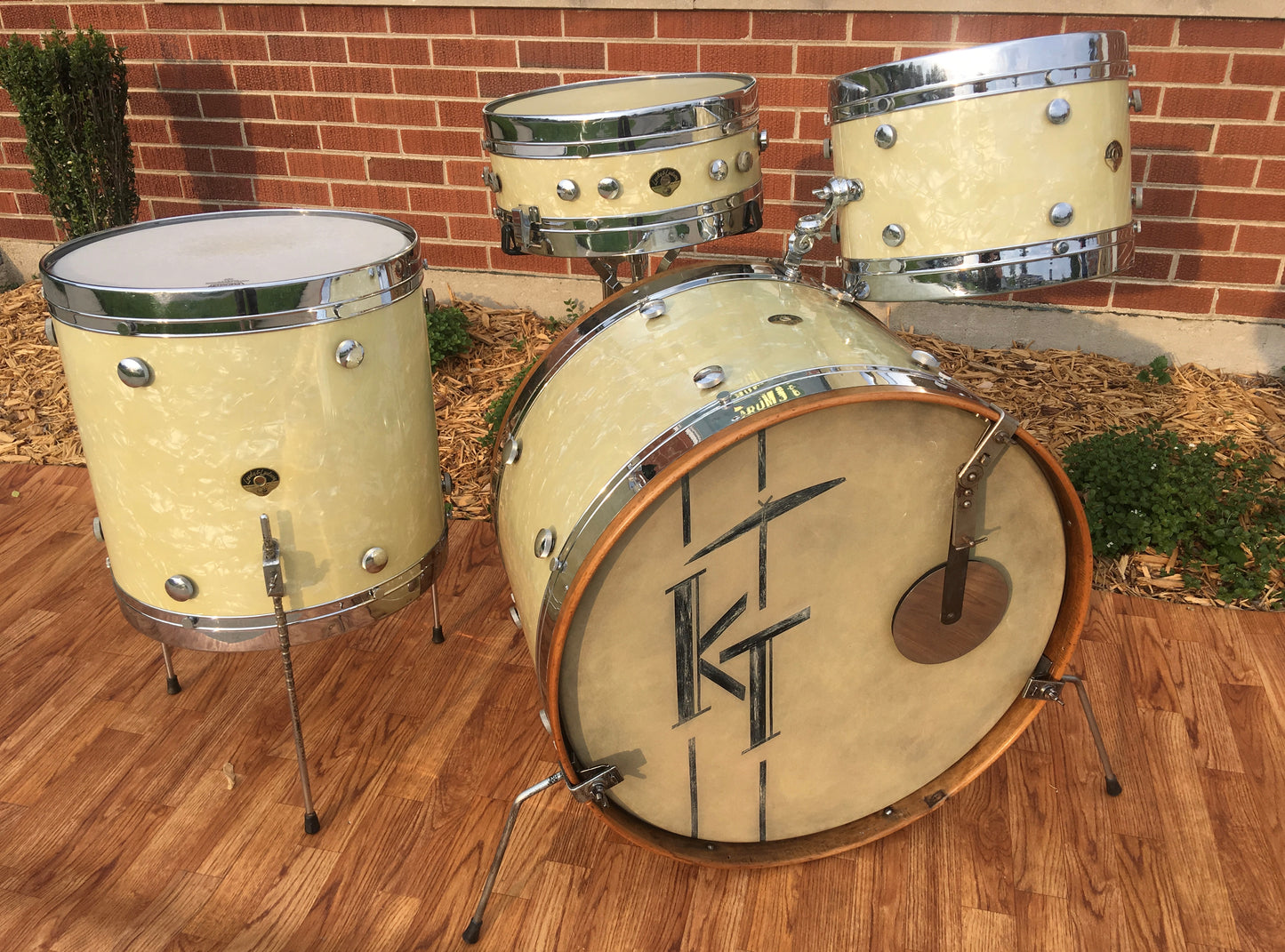 1951 Leedy & Ludwig Knob Tension Drum Set White Marine Pearl 24/13/16/5.5x14 Snare