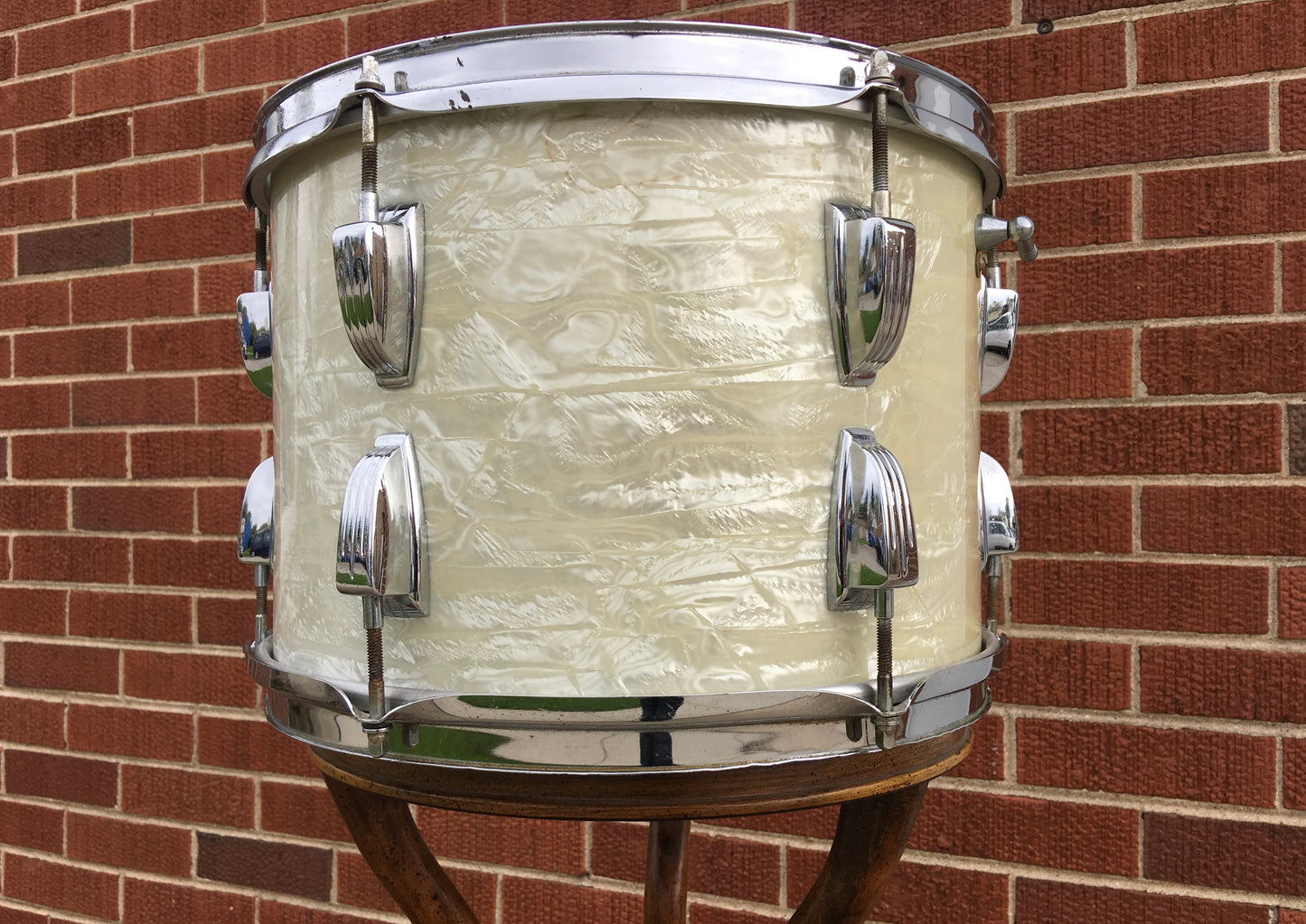 1960's Ludwig 9x13 White Marine Pearl Super Classic Tom Drum