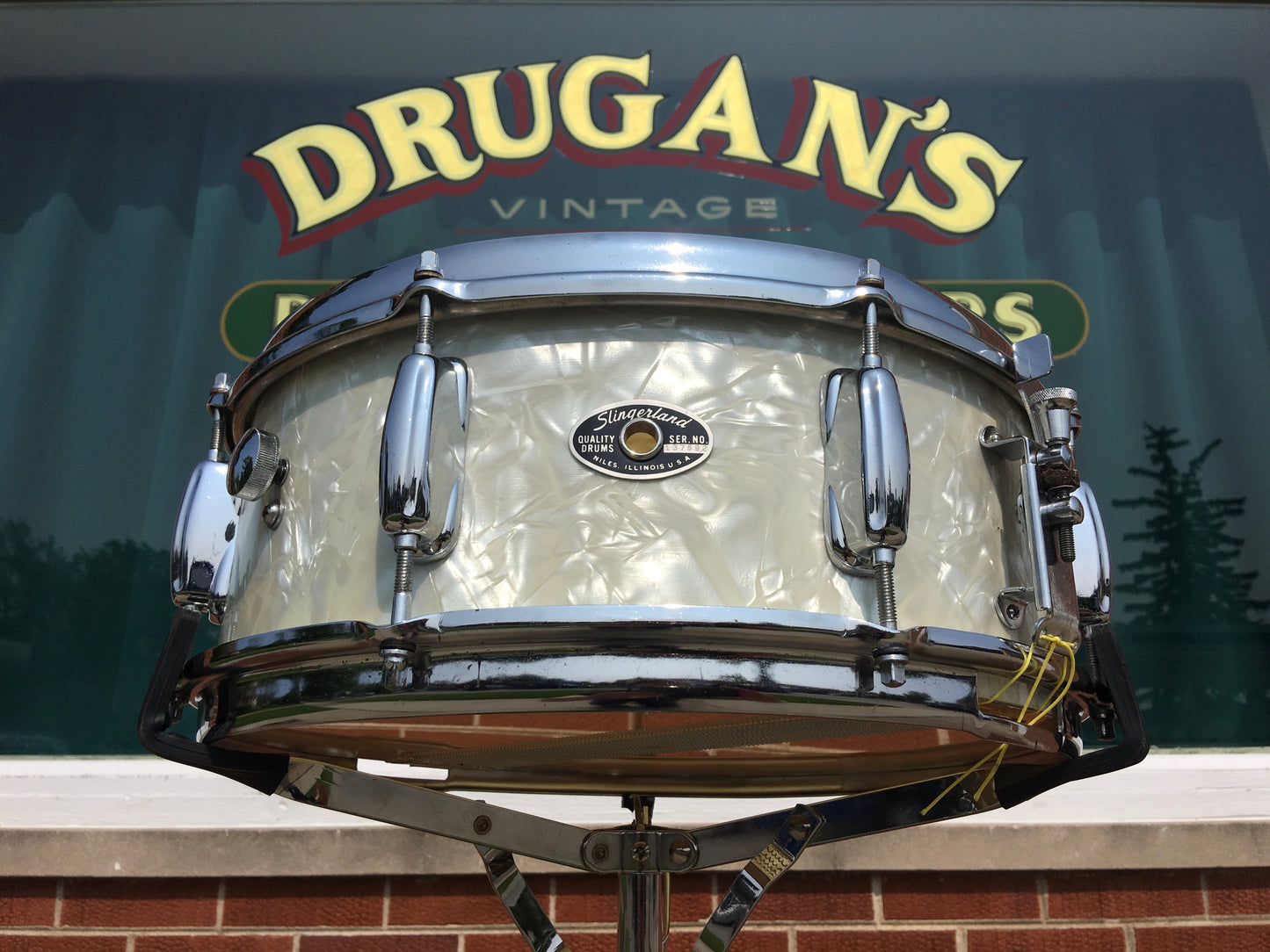 1970s Slingerland 5.5x14 Hollywood Ace White Marine Pearl Snare Drum