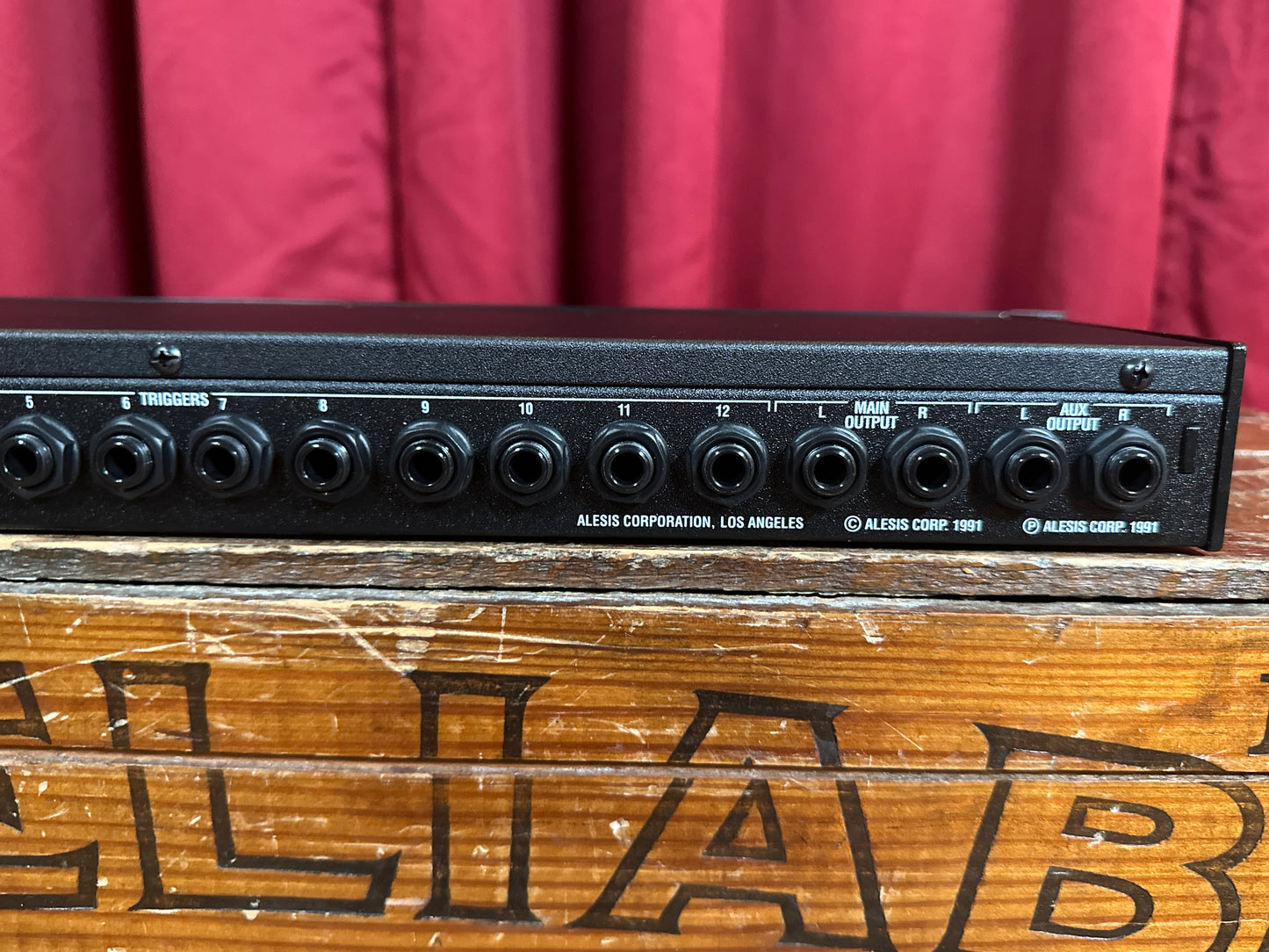 Alesis D4 16-Bit Stereo Drum Module Sample Rack w/ Power Supply