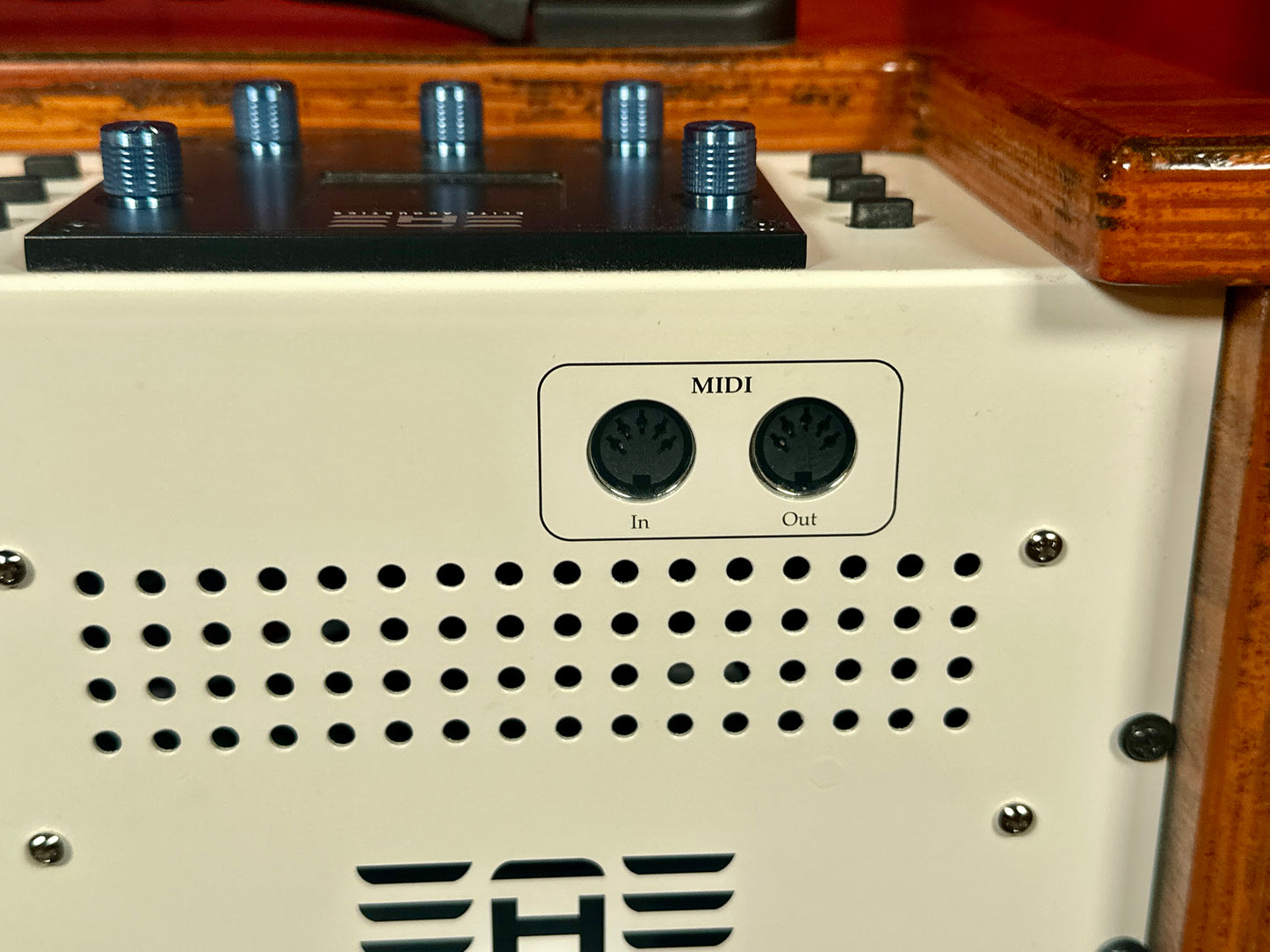 Elite Acoustics D6-58 120-Watt Rechargeable 8” + 5” Acoustic Guitar/Multi-Chan Amplifier w/ Gig Bag