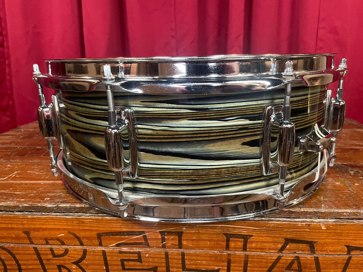 1970s Ludwig Standard 5x14 Avocado Strata Snare Drum