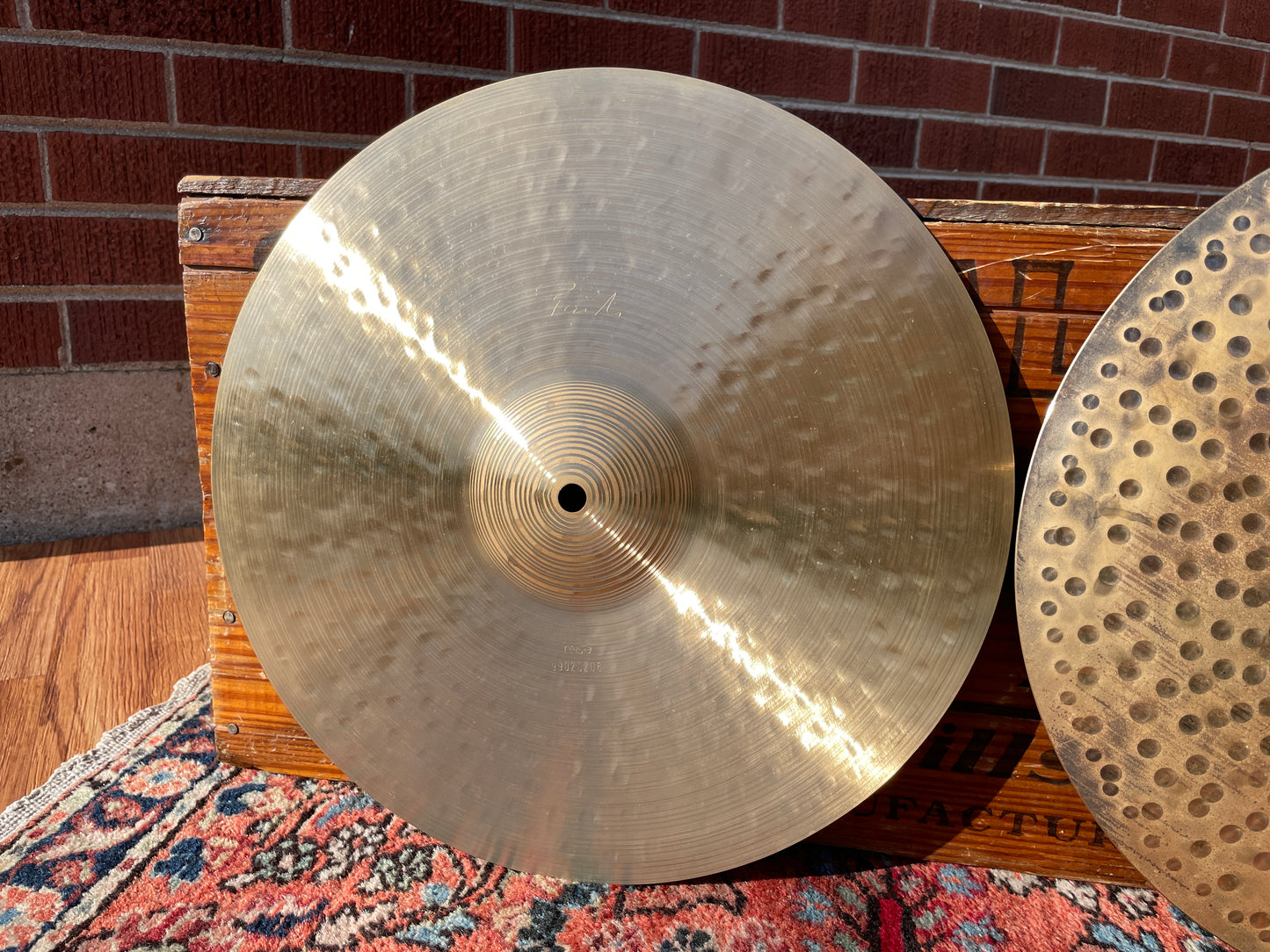 15" Paiste Signature Traditional Medium Light Hi-Hat Cymbal Pair 1084g/1446g
