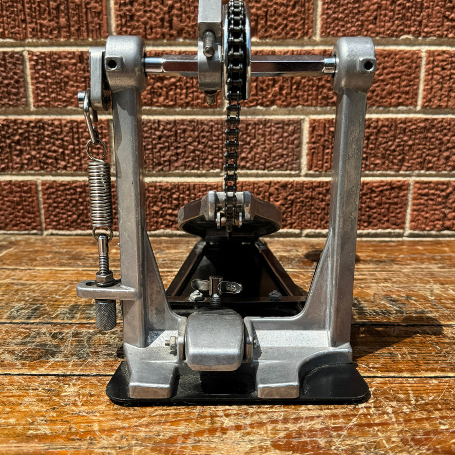 DW 7000 Series Single Chain Bass Drum Pedal Silver Drum Workshop