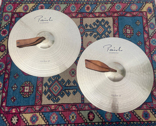 18" Paiste Signature Medium Symphonic Hand Cymbal Pair