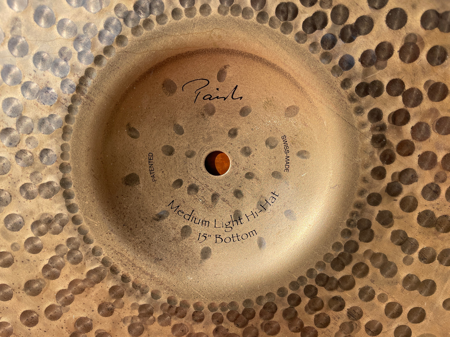 15" Paiste Signature Traditional Medium Light Hi-Hat Cymbal Pair 1084g/1446g