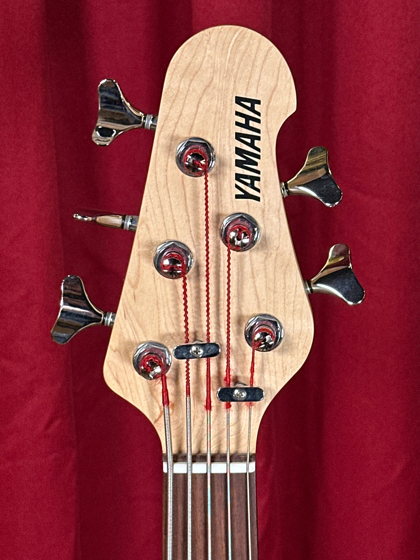 Yamaha BBN5 5-String Bass Guitar Natural w/ Hardshell Case