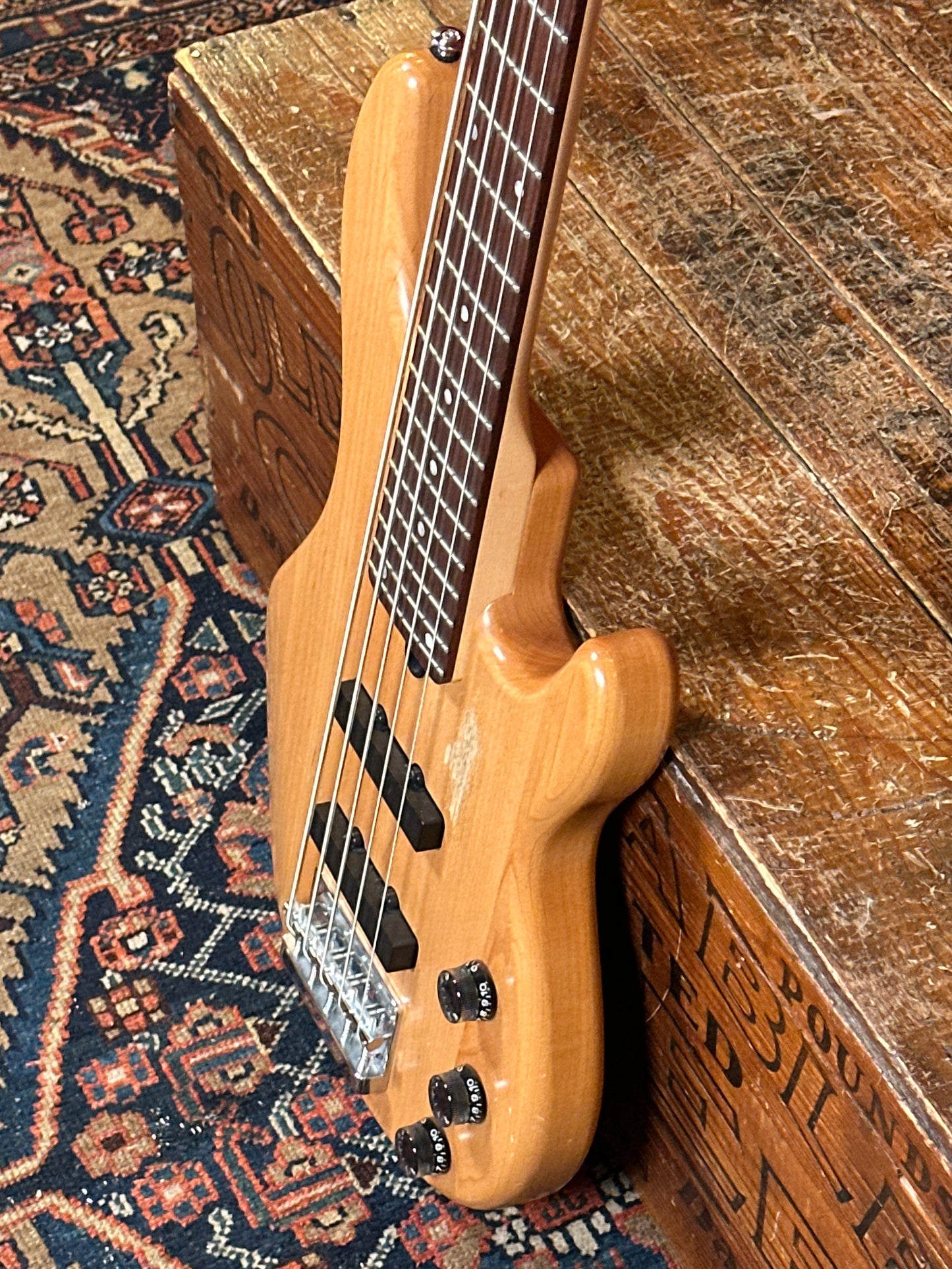 Yamaha BBN5 5-String Bass Guitar Natural w/ Hardshell Case