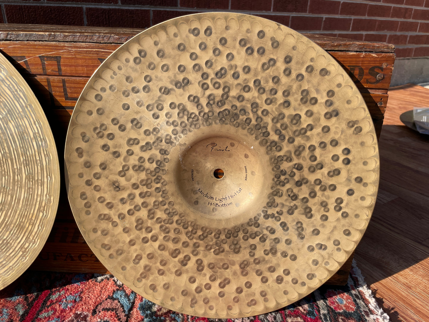 14" Paiste Signature Traditional Medium Light Hi-Hat Cymbal Pair 908g/1198g