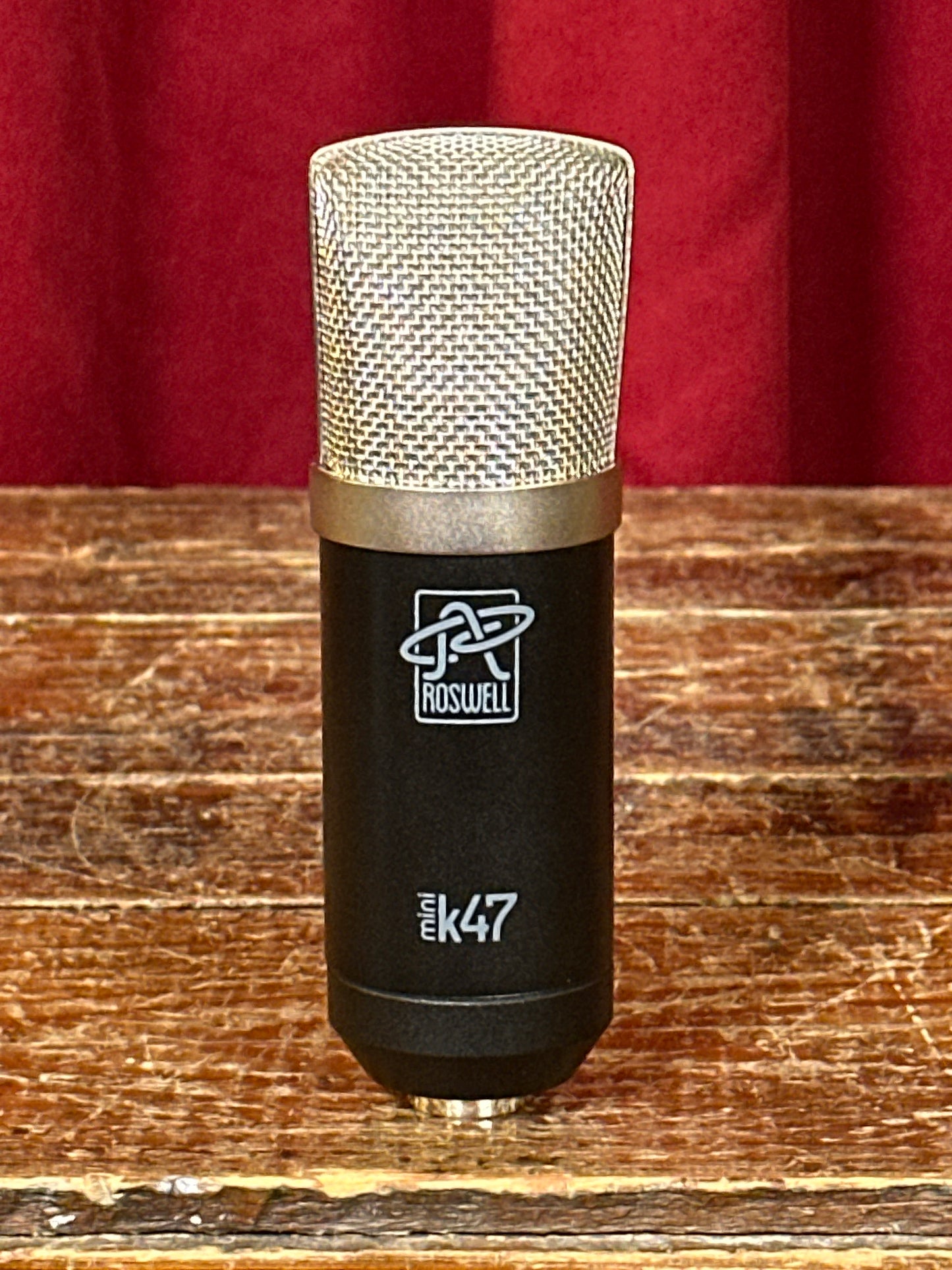 Roswell Mini K47 Condenser Microphone w/ Shockmount & Case 2 of 2