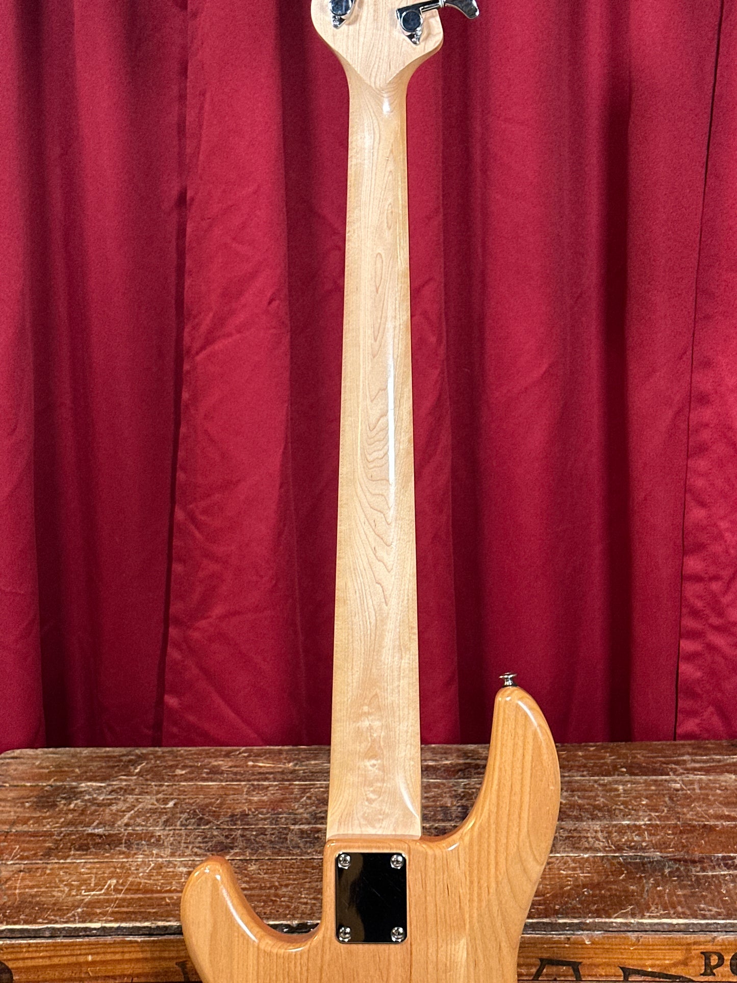 Yamaha BBN5 5-String Bass Guitar Natural w/ Hardshell Case