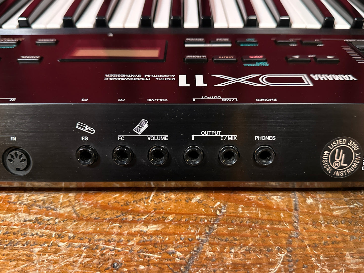 Yamaha DX11 Programmable Algorithm Synthesizer w/ Hardshell Case