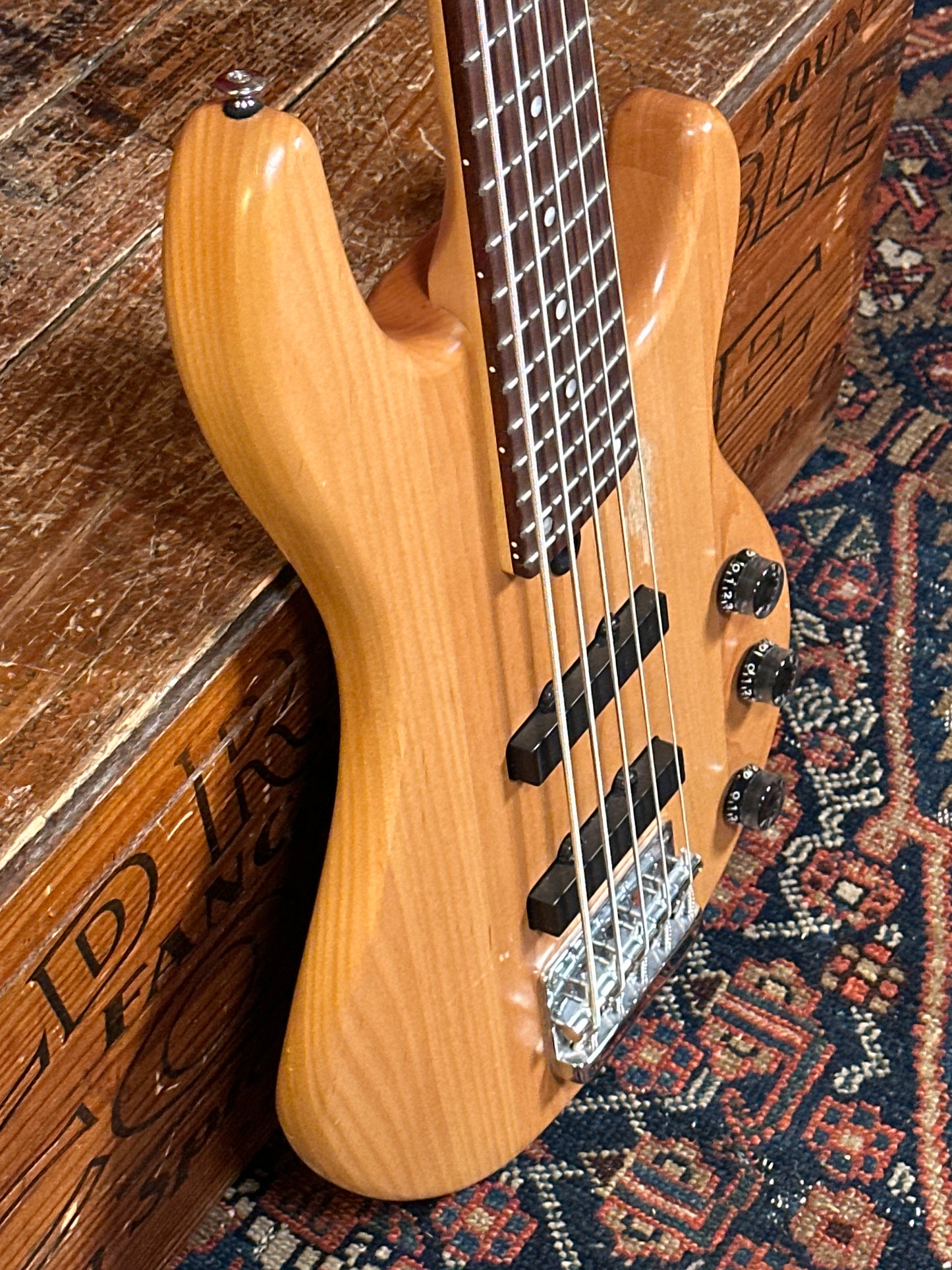Yamaha BBN5 5-String Bass Guitar Natural w/ Hardshell Case