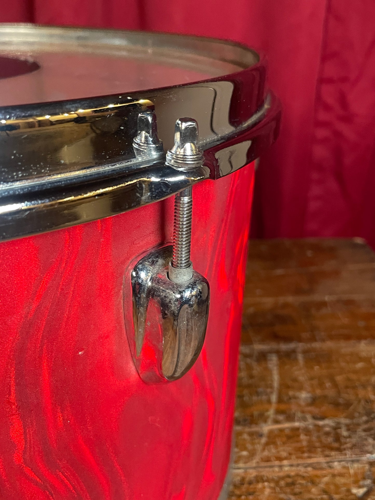 1970s Slingerland 9x13 Concert Tom Red Satin Flame 3-Ply